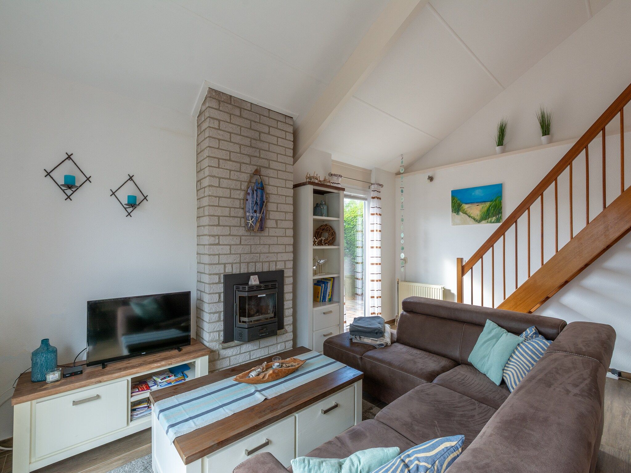 De woonkamer van Yperhof 3 in Julianadorp aan Zee