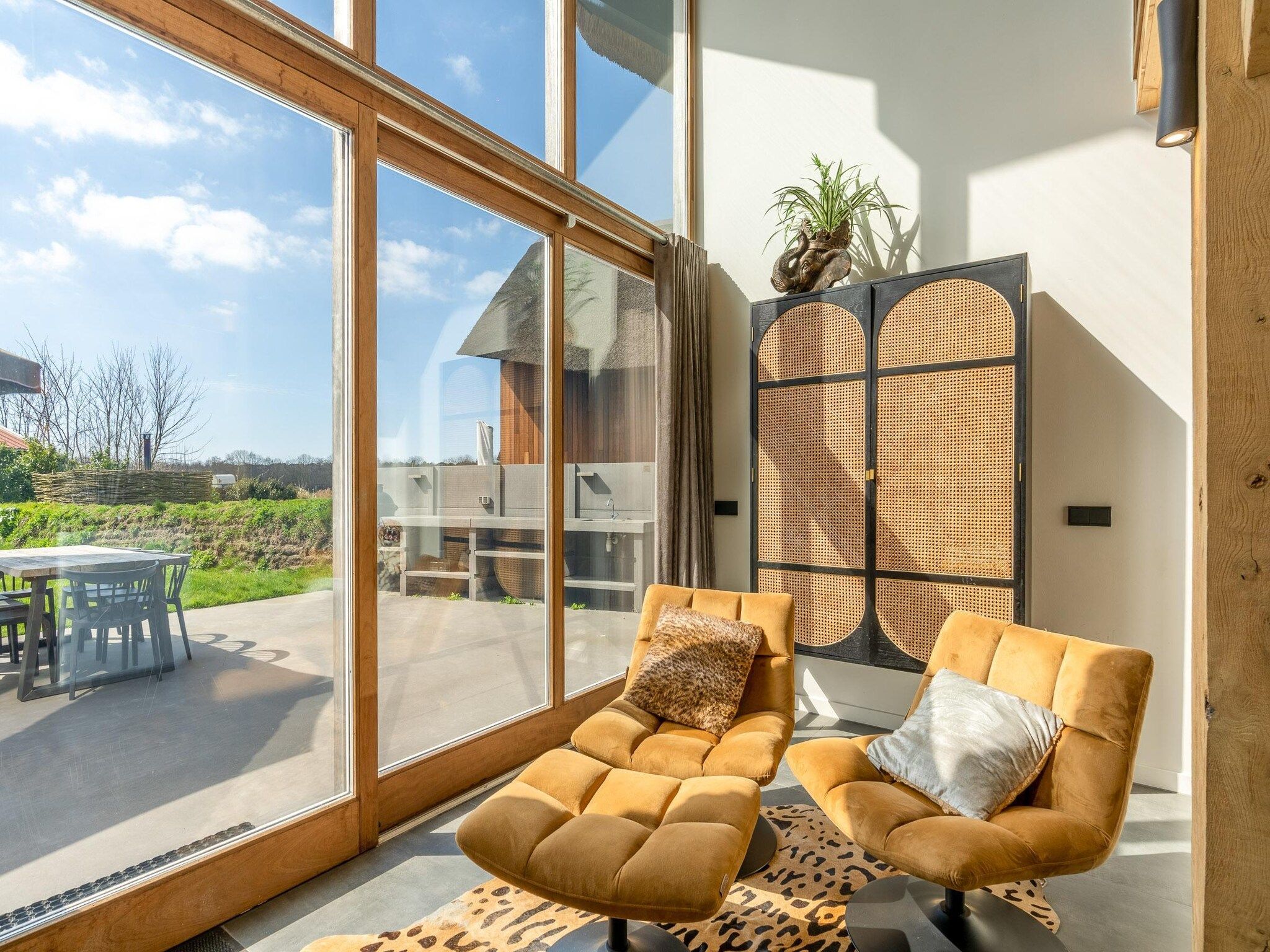 De woonkamer van Villa Buytenplaats 181 in De Koog