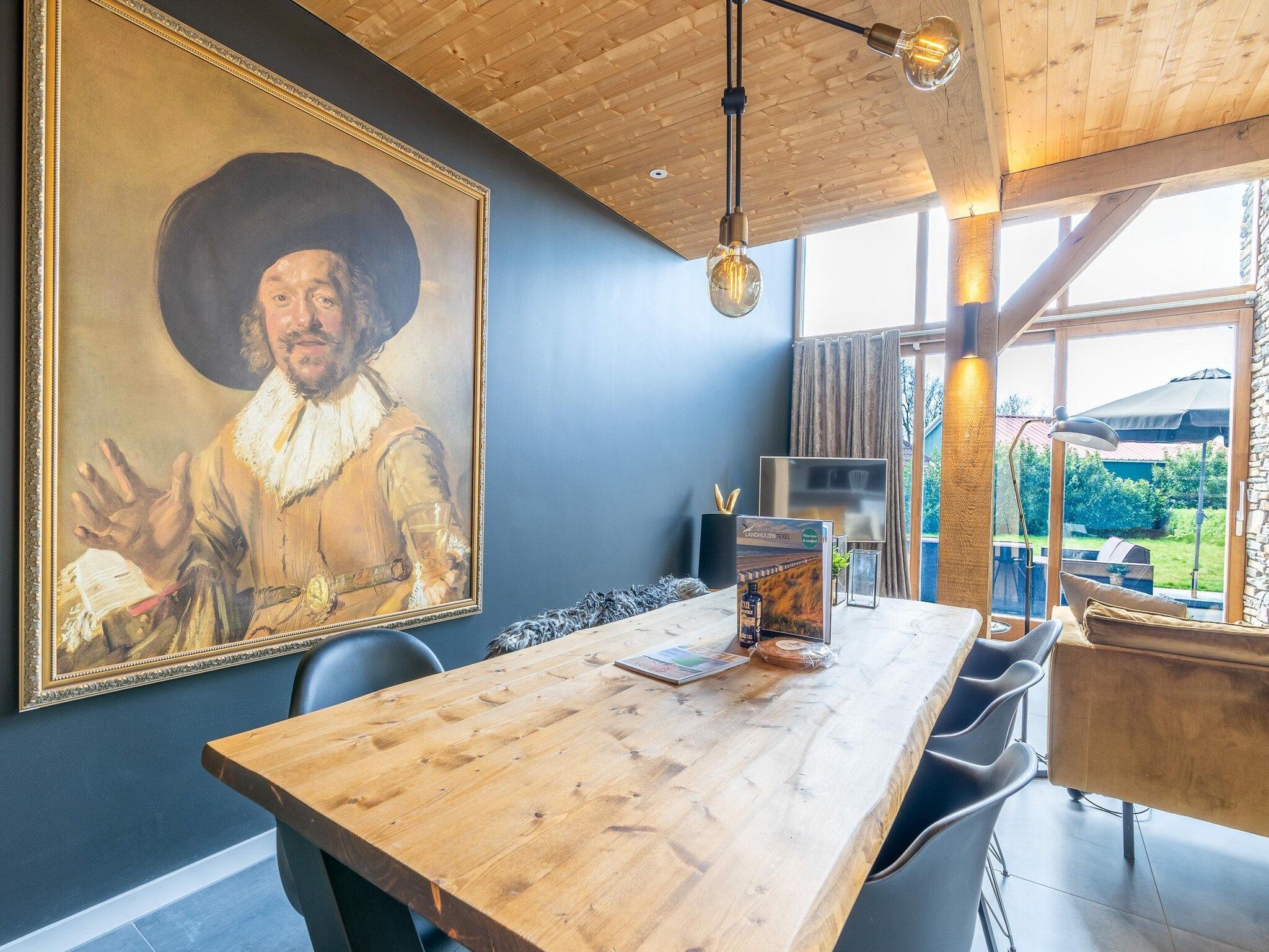 De eetkamer van Villa Buytenplaats 181 in De Koog