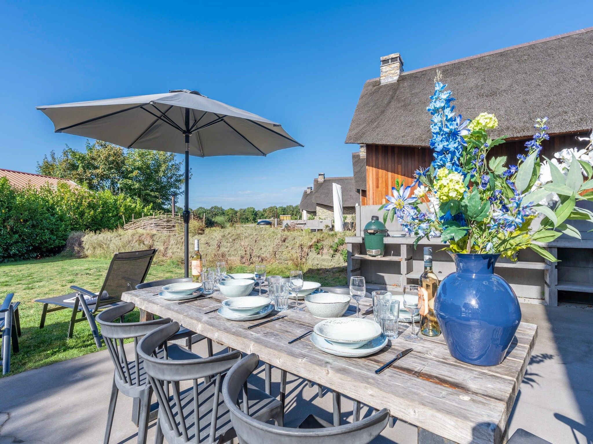 Het terras van Villa Buytenplaats 181 in De Koog