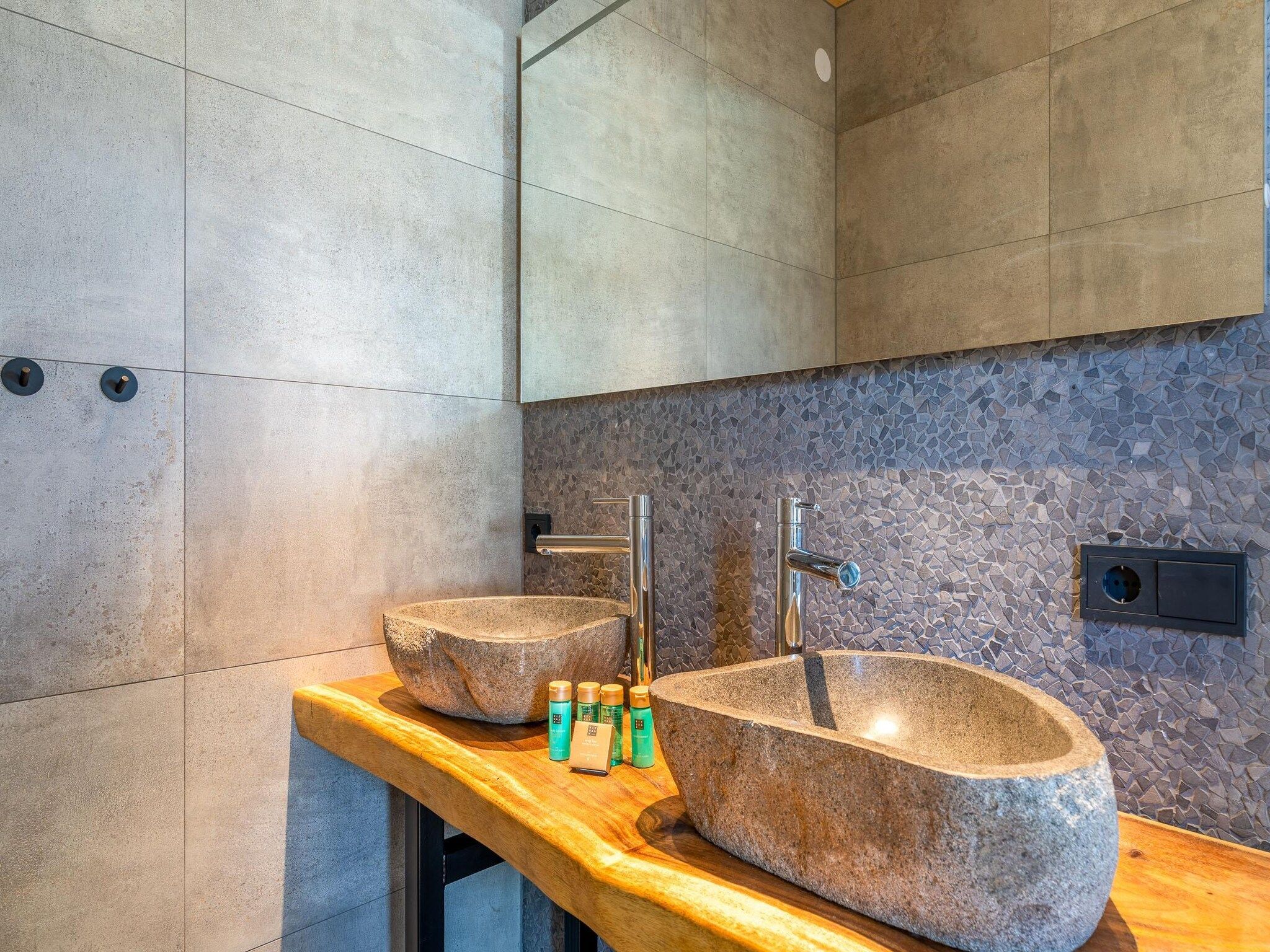 De badkamer van Villa Buytenplaats 183 in De Koog