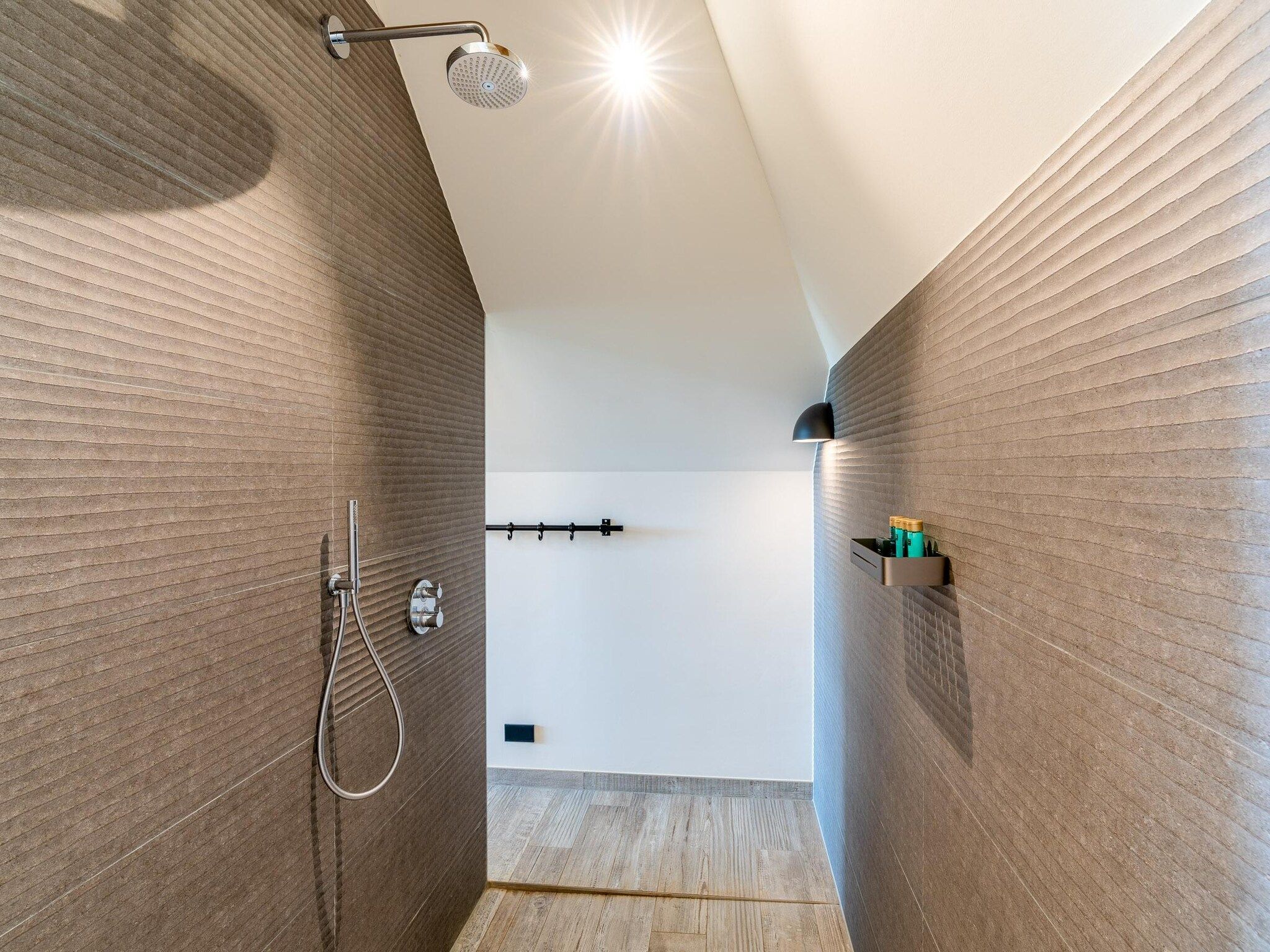 De badkamer van Villa Buytenplaats 189 in De Koog