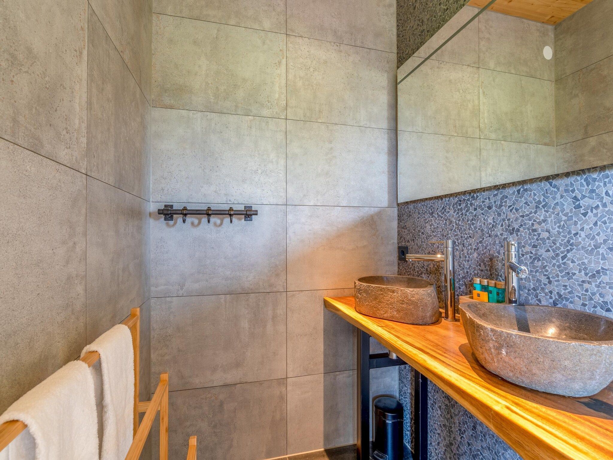 De badkamer van Villa Buytenplaats 187 in De Koog