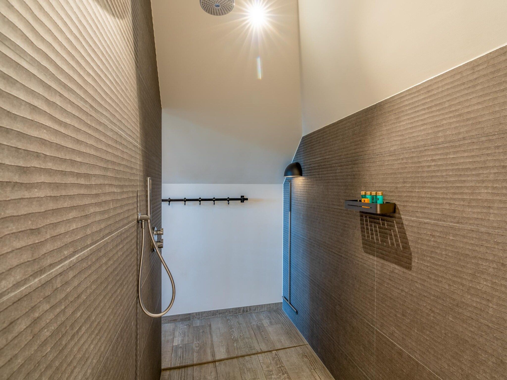 De badkamer van Villa Buytenplaats 187 in De Koog