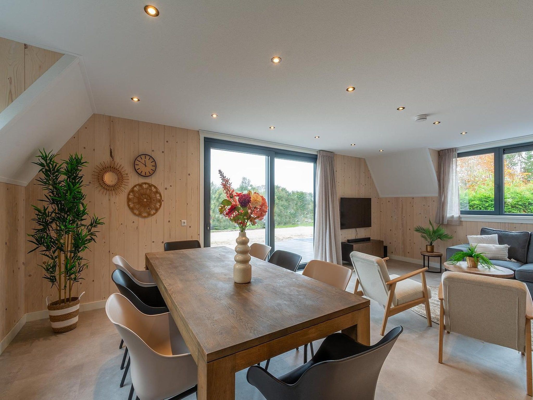 De eetkamer van Sandepark 113 in Groote Keeten