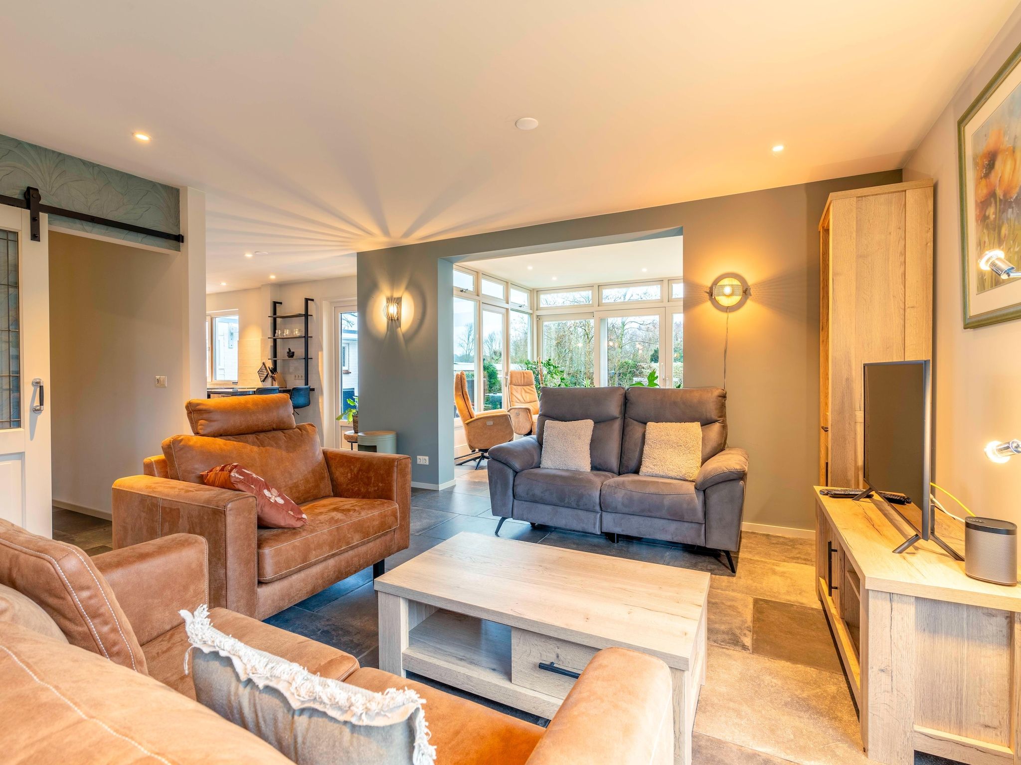 De woonkamer van Ruijslaan 69 - Huis Ter Duin in De Koog