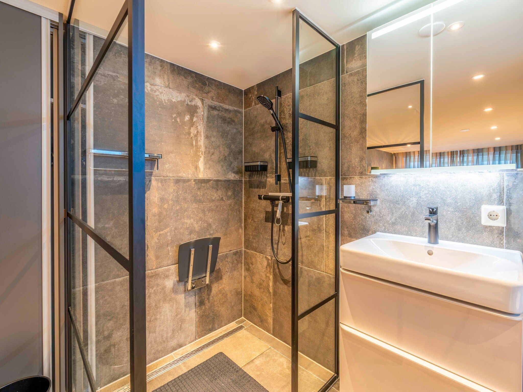 De badkamer van Ruijslaan 69 - Huis Ter Duin in De Koog