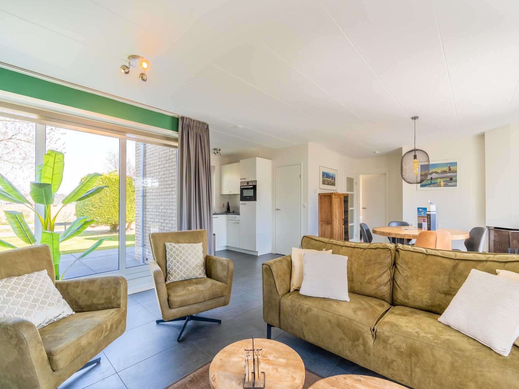 De woonkamer van Hoogelandt 90a in De Koog