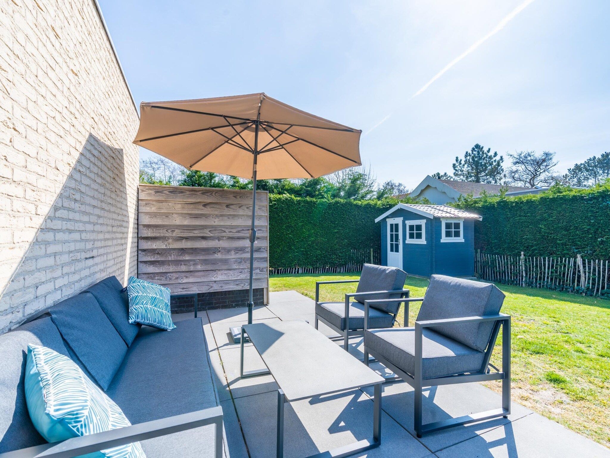 Het terras van Hoogelandt 90a in De Koog