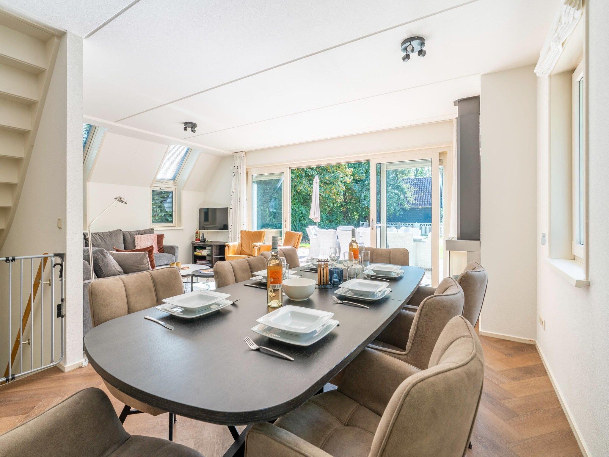 De eetkamer van Het oude dijkje in De Koog