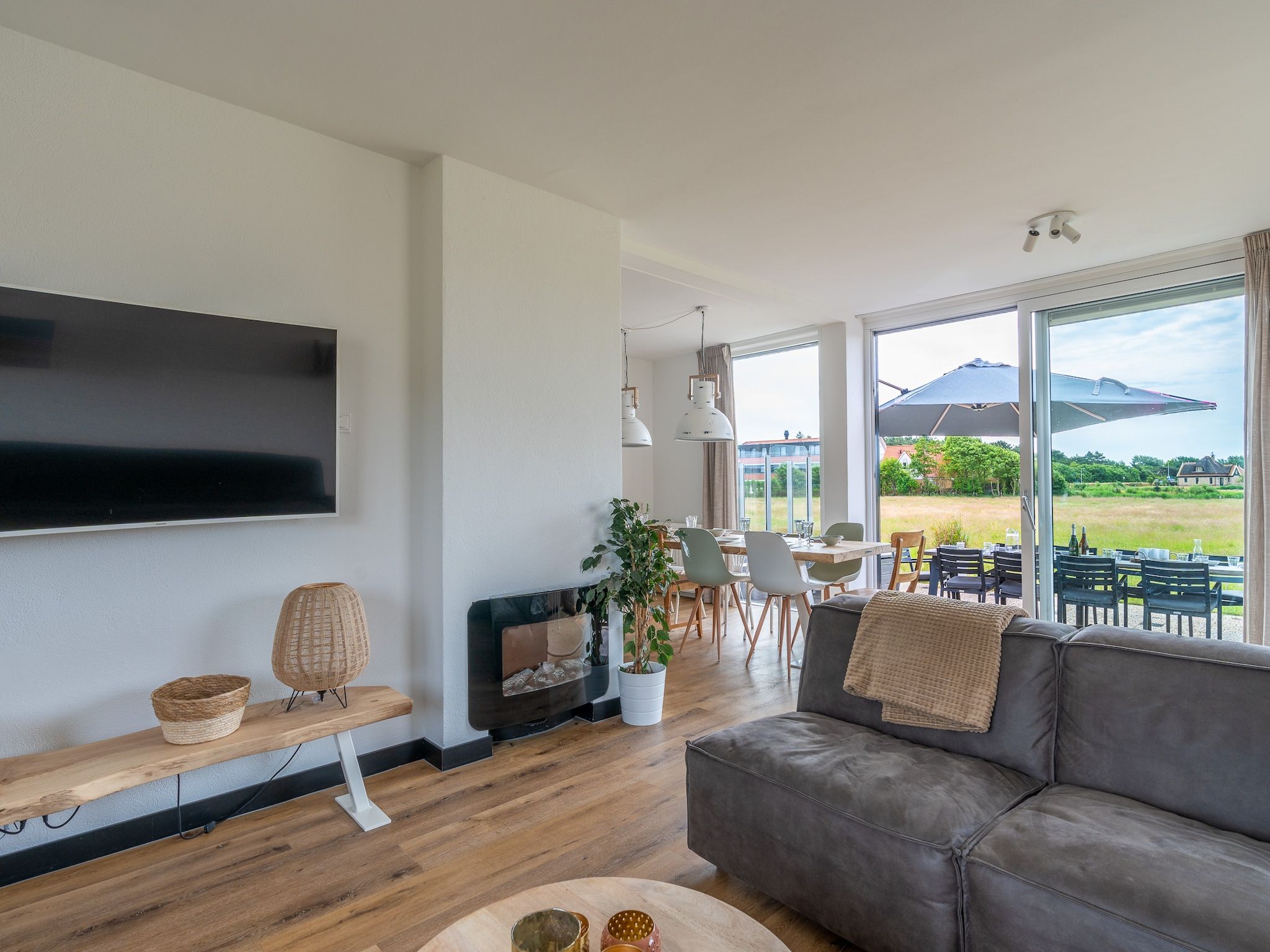 De woonkamer van Orchismient 17 in De Koog