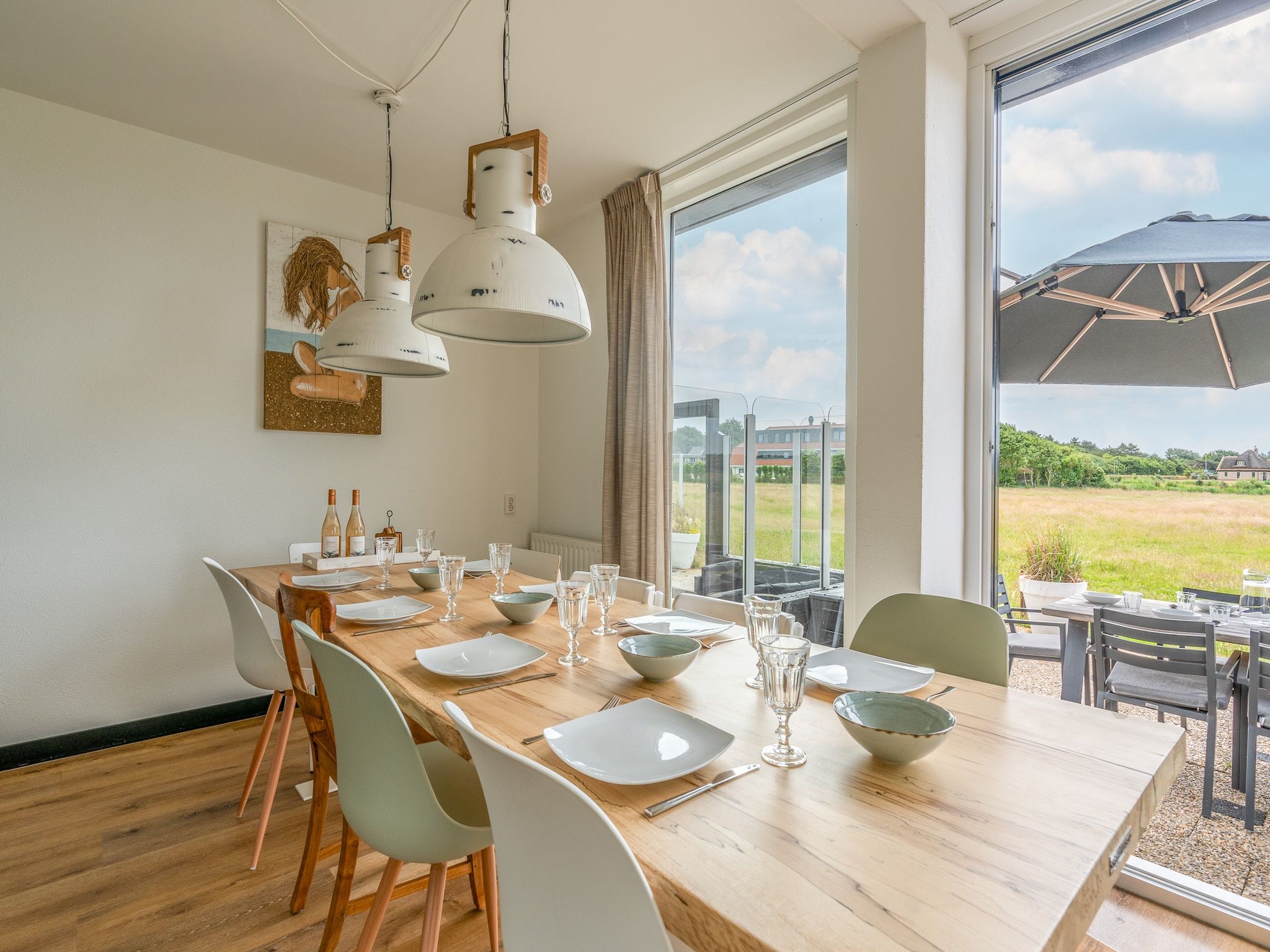 De eetkamer van Orchismient 17 in De Koog