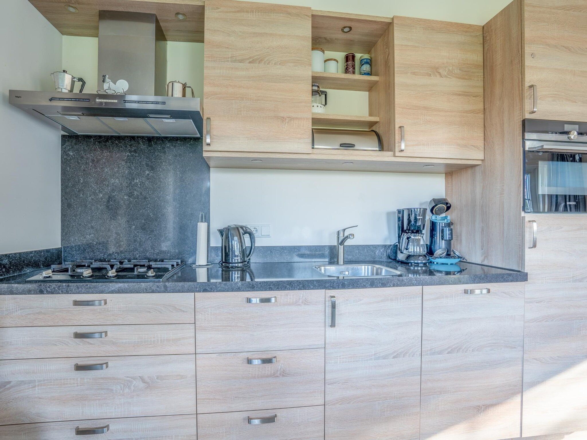 De keuken van De Annabella 13- De Tjiftjaf in De Koog