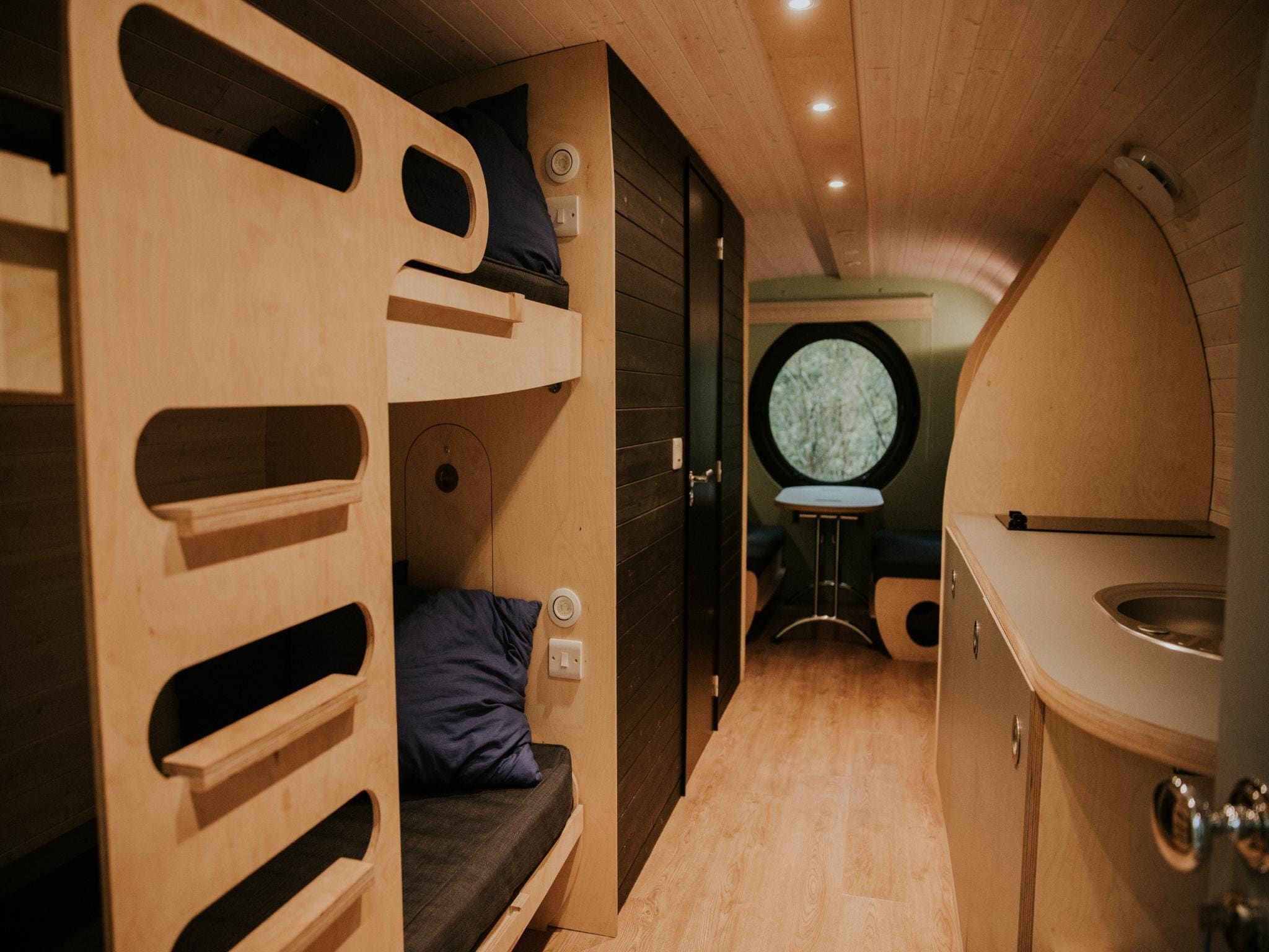 Een slaapkamer van Skycabin | 2-4 persoons in Balkbrug