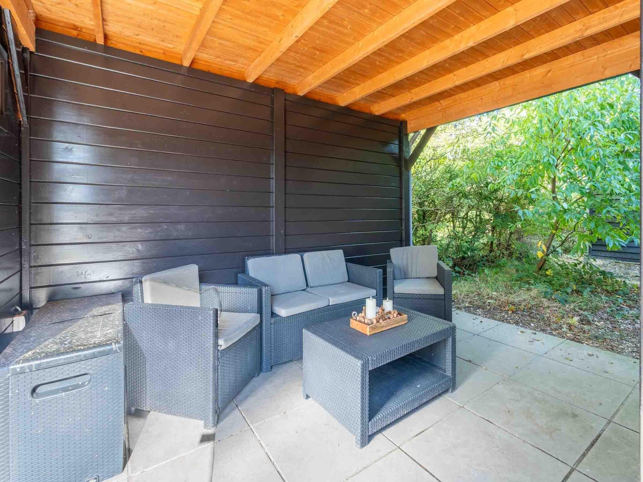 Het terras van Tempelierweg 22 in Den Burg