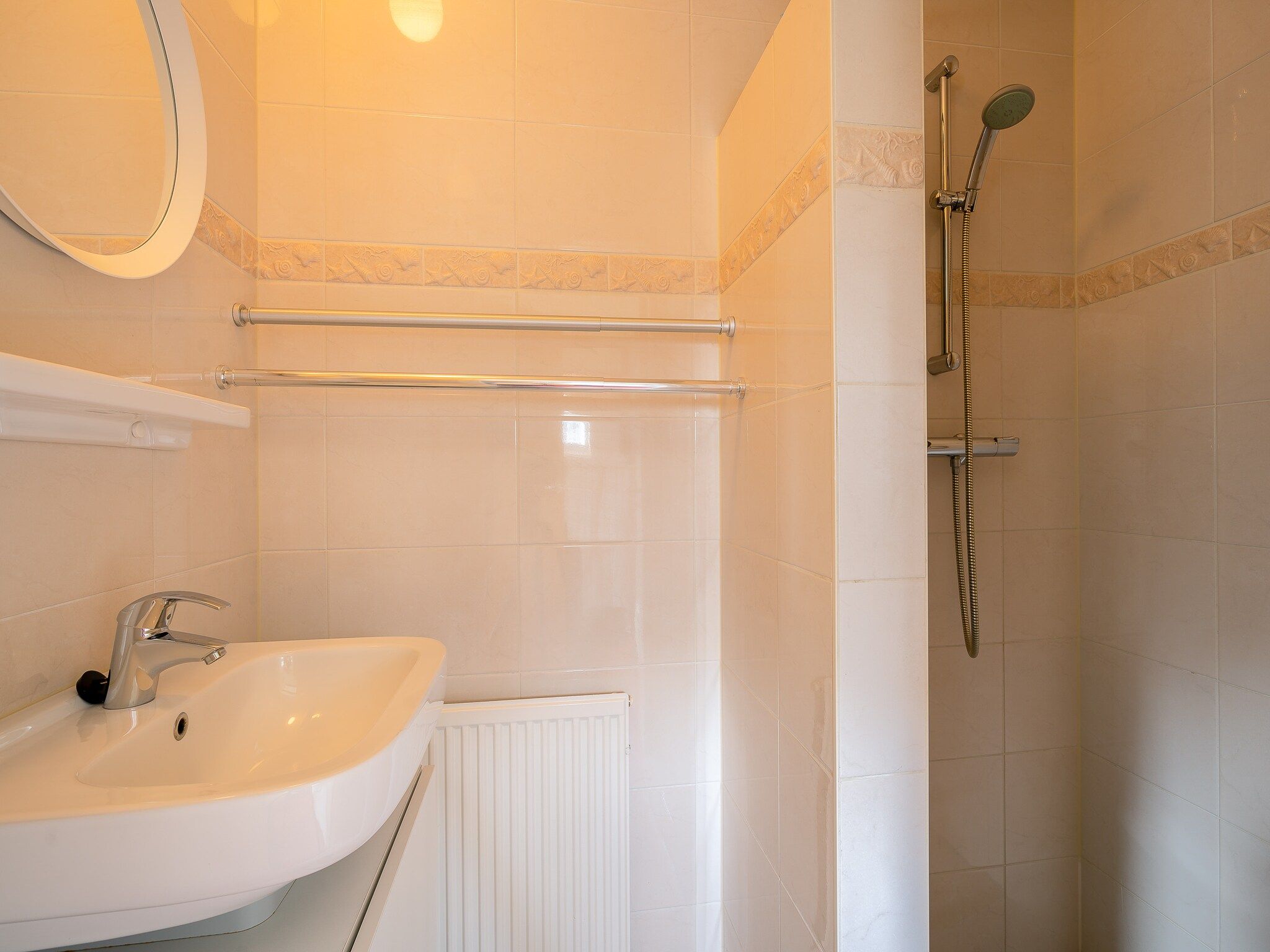 De badkamer van De Boet Waalenburg in De Koog