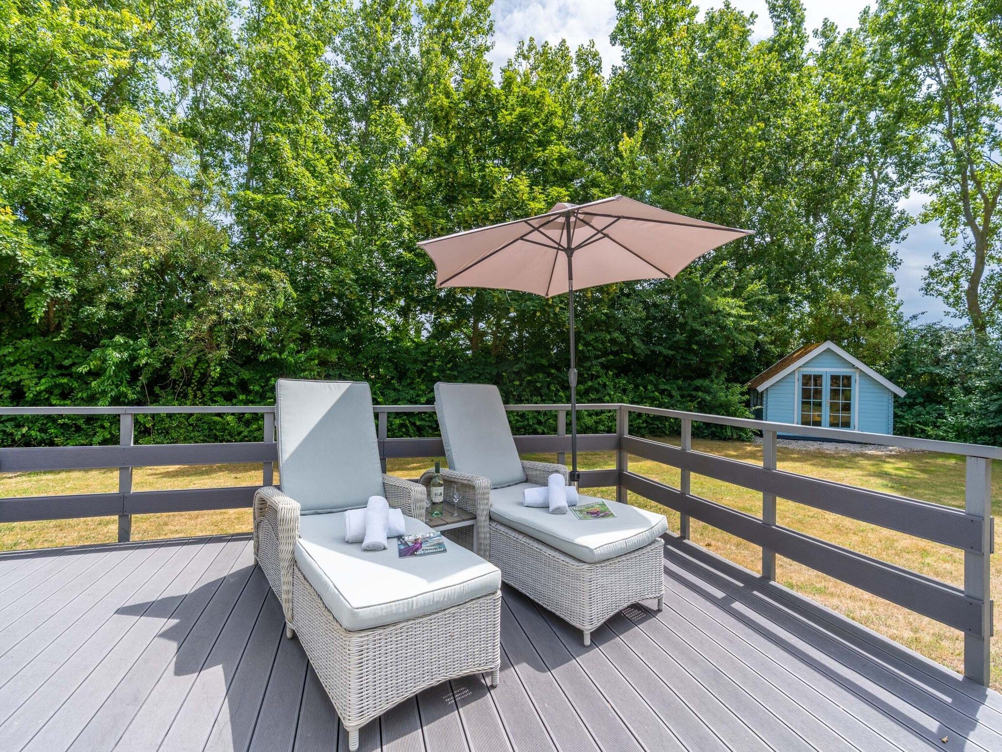 Het terras van Eb & Vloed in De Koog