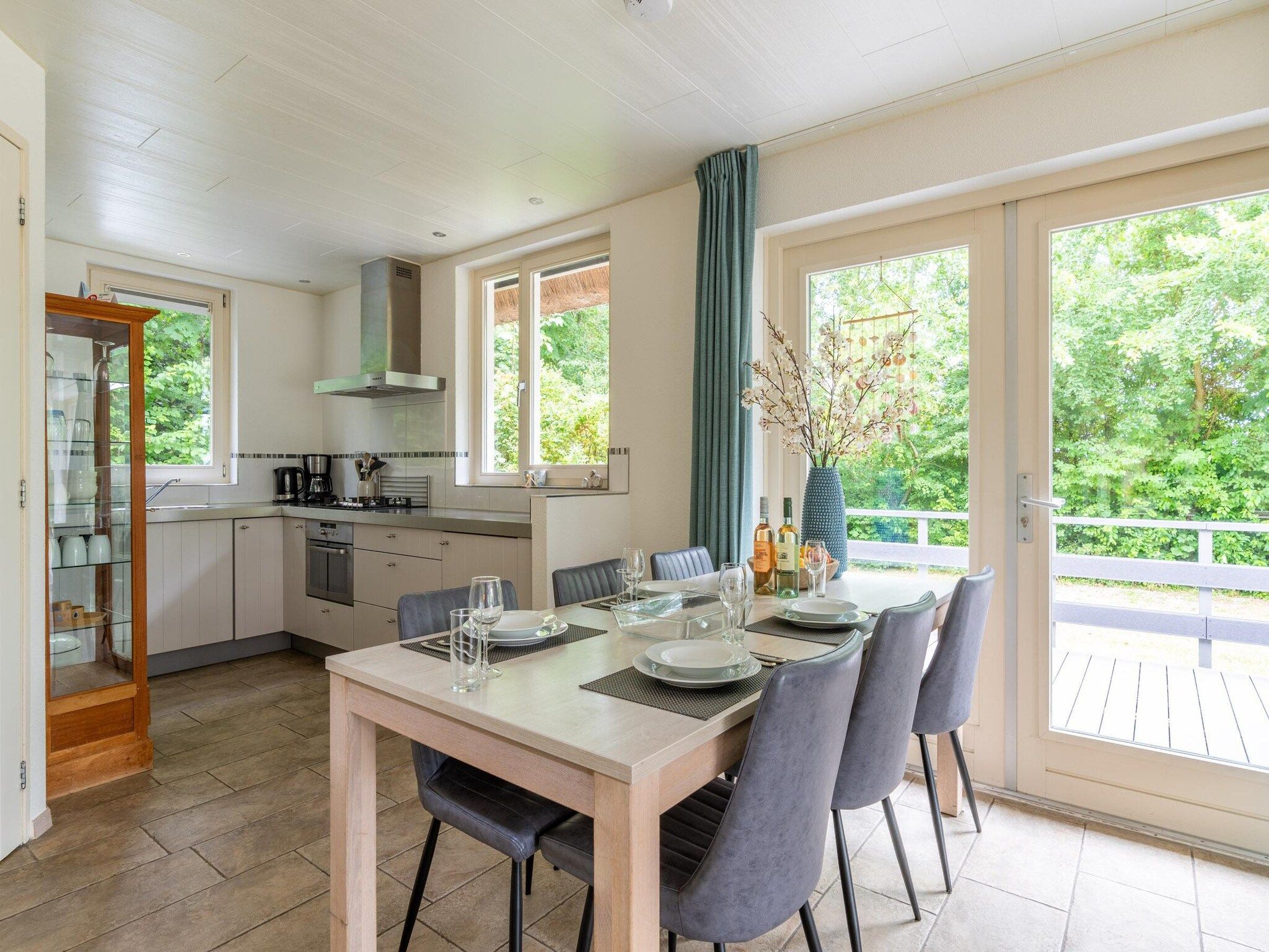 De woonkamer van Eb & Vloed in De Koog