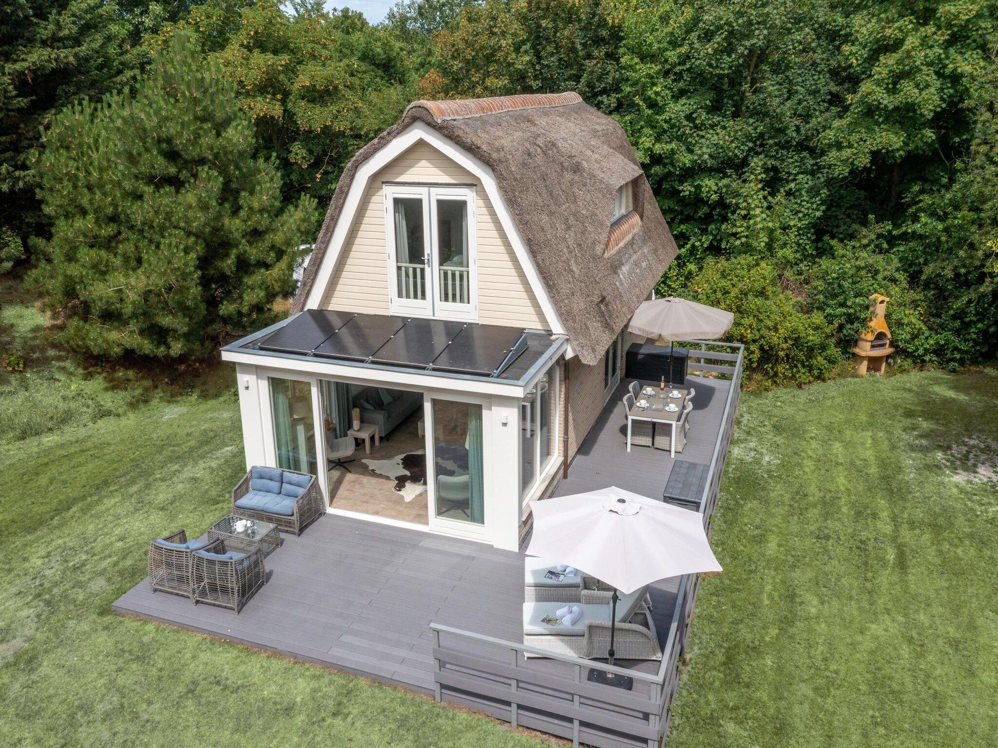 De buitenkant van Eb & Vloed in De Koog