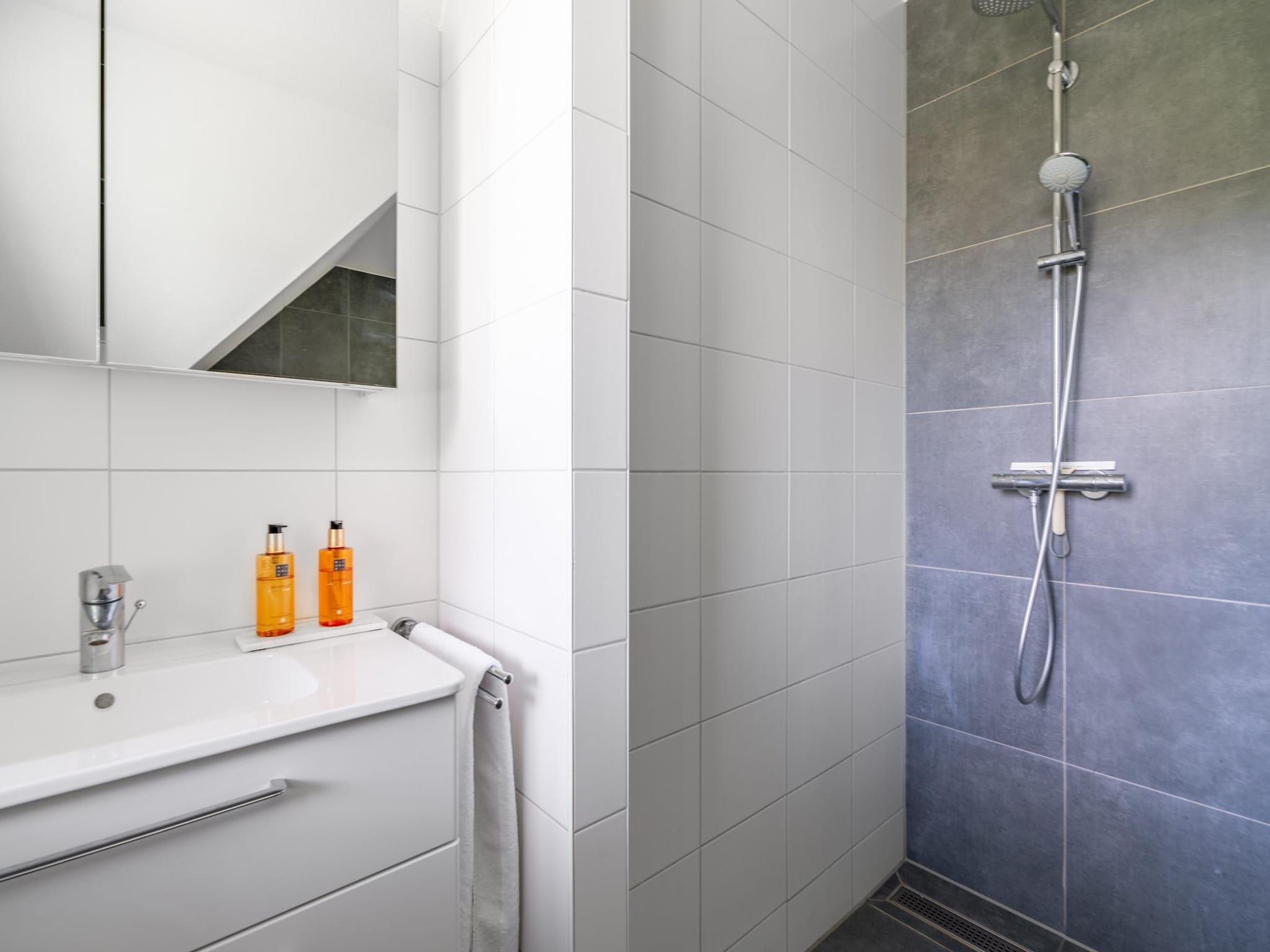 De badkamer van Hoogelandt 106F in De Koog