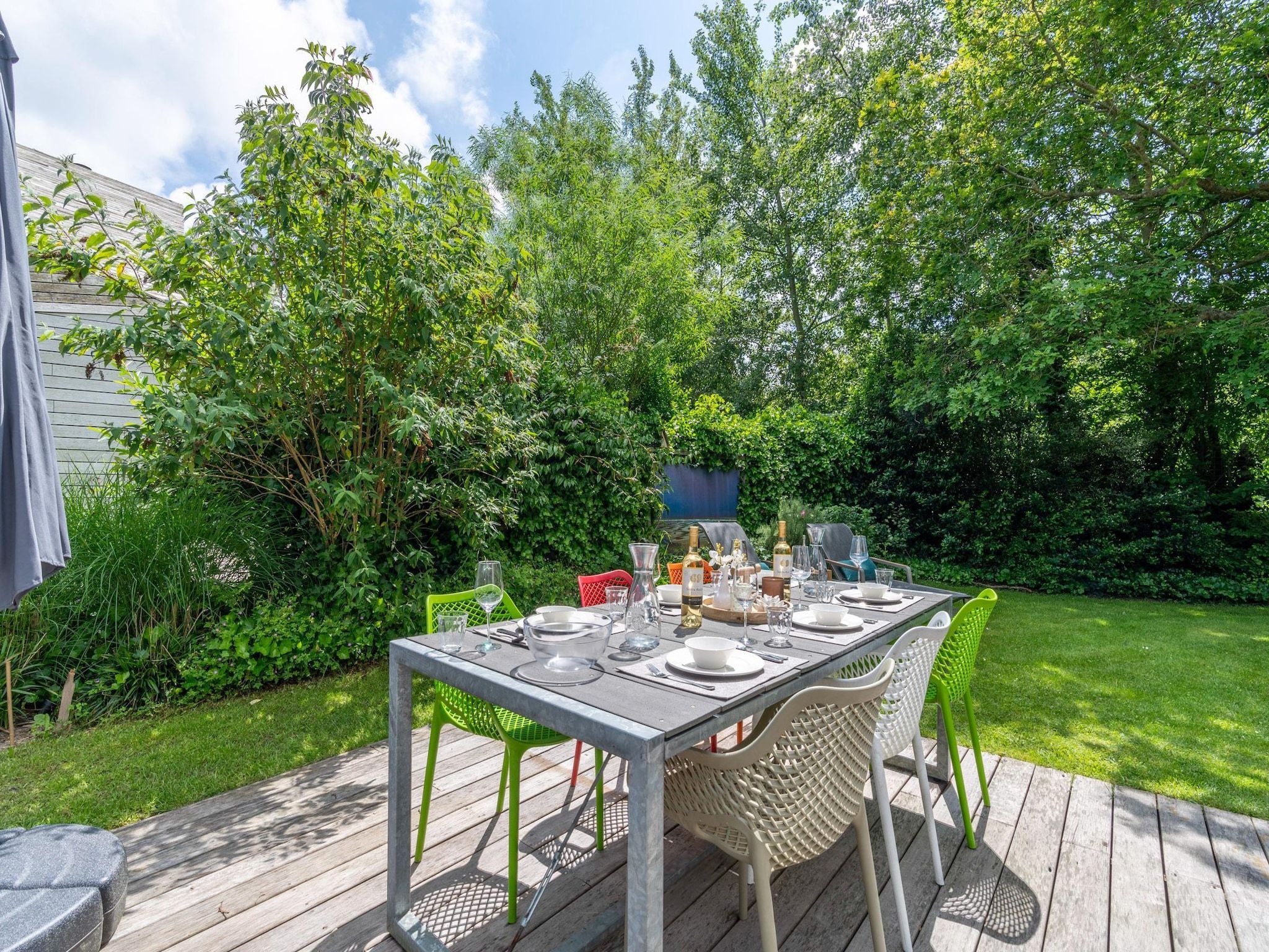 Het terras van Duynzoom 2 in De Koog