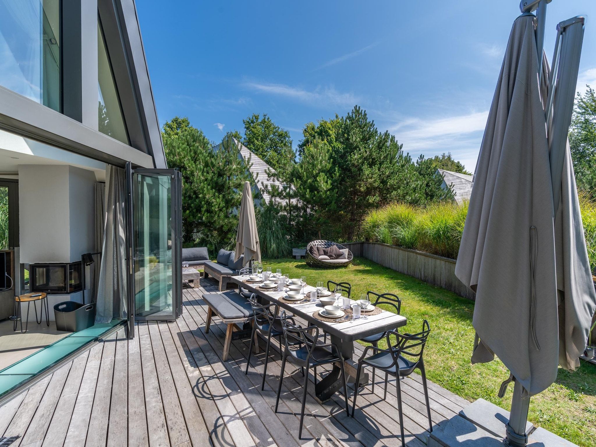 Het terras van Duynzoom 5 in De Koog