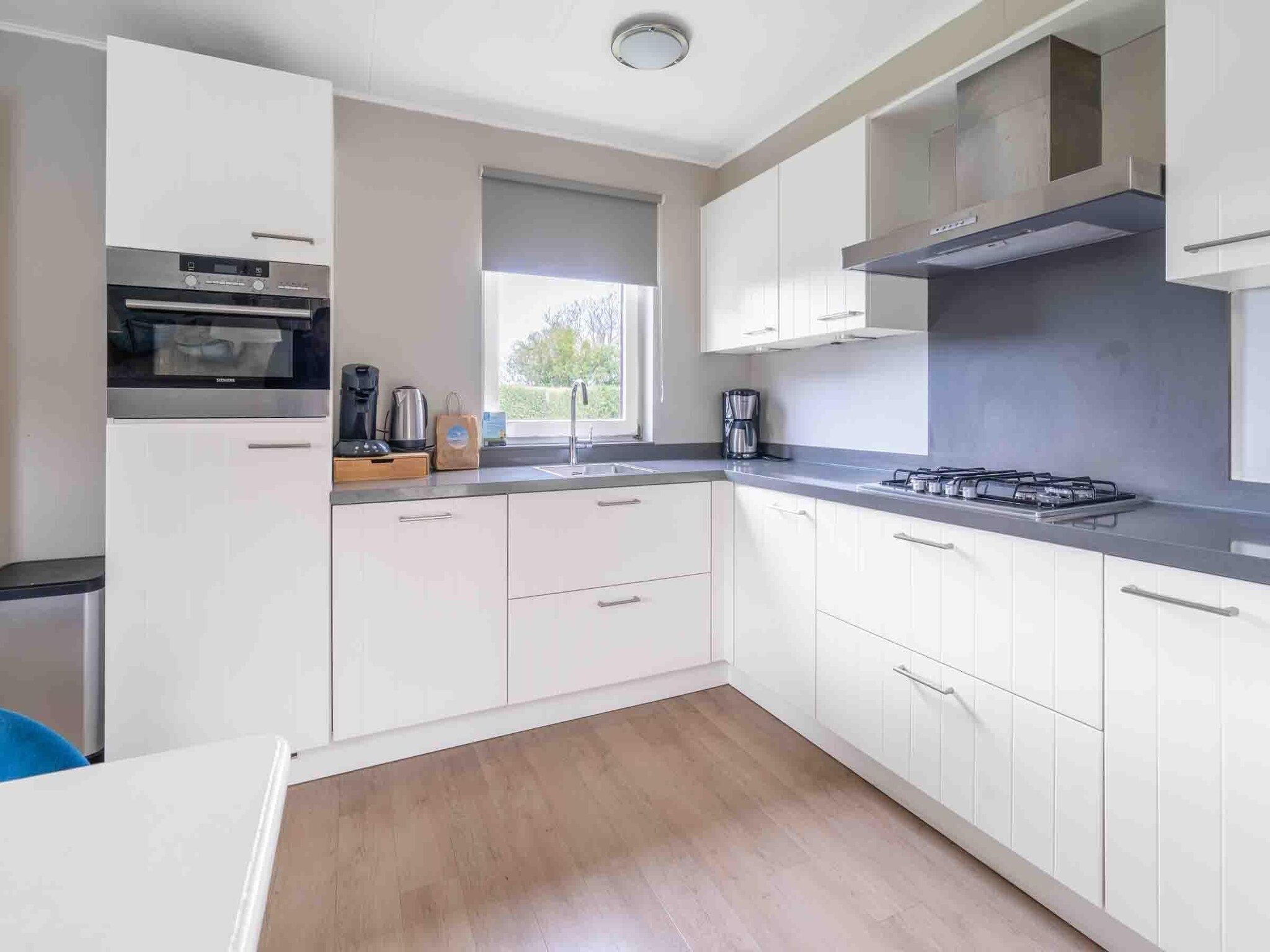 De keuken van Kamperfoelie 73 in De Koog