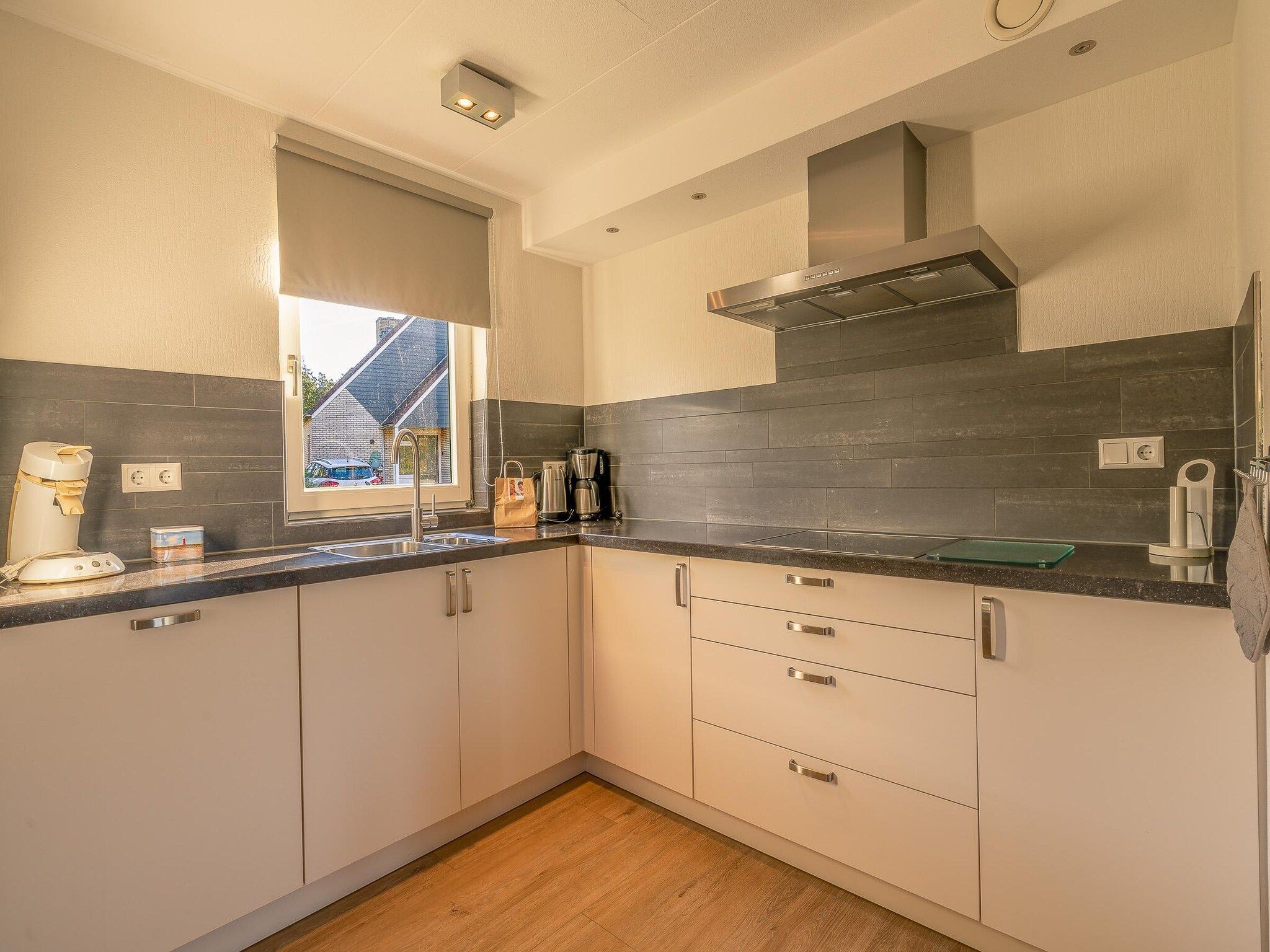 De keuken van Kamperfoelie 63 in De Koog