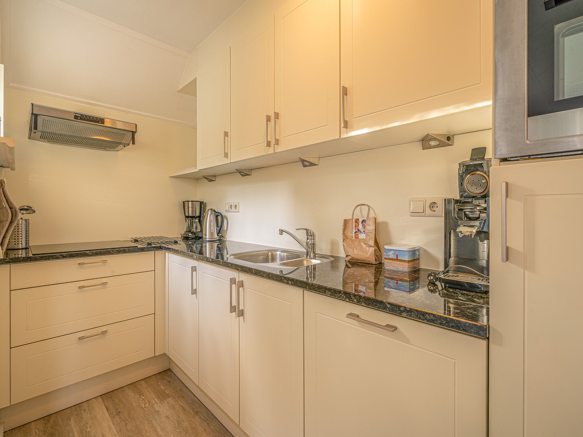 De keuken van Kamperfoelie 27 in De Koog