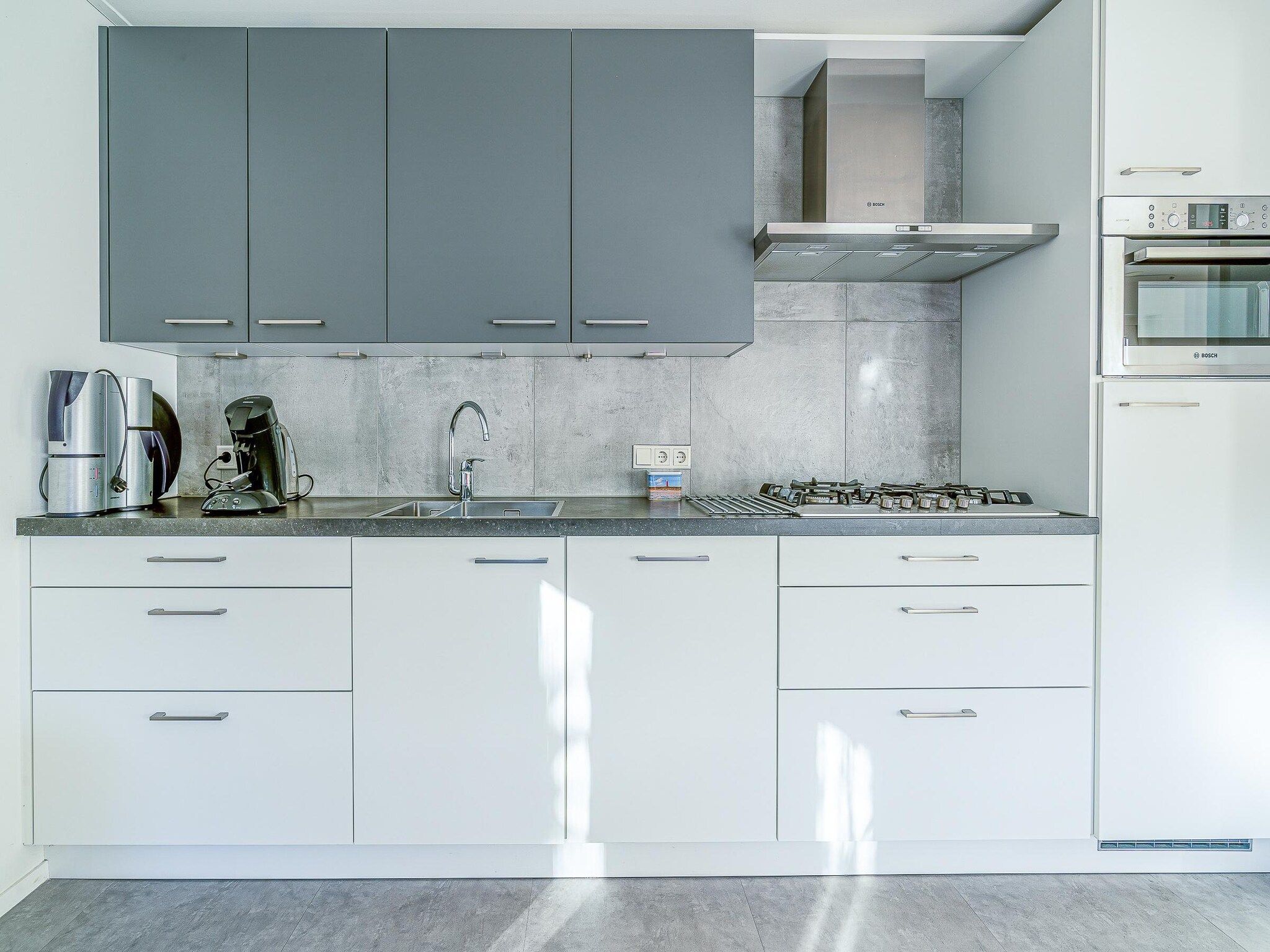 De keuken van Kamperfoelie 93 in De Koog