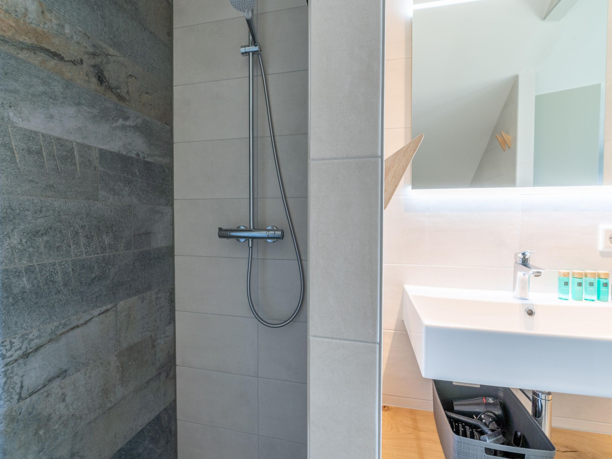 De badkamer van Waalburght 16 in De Waal