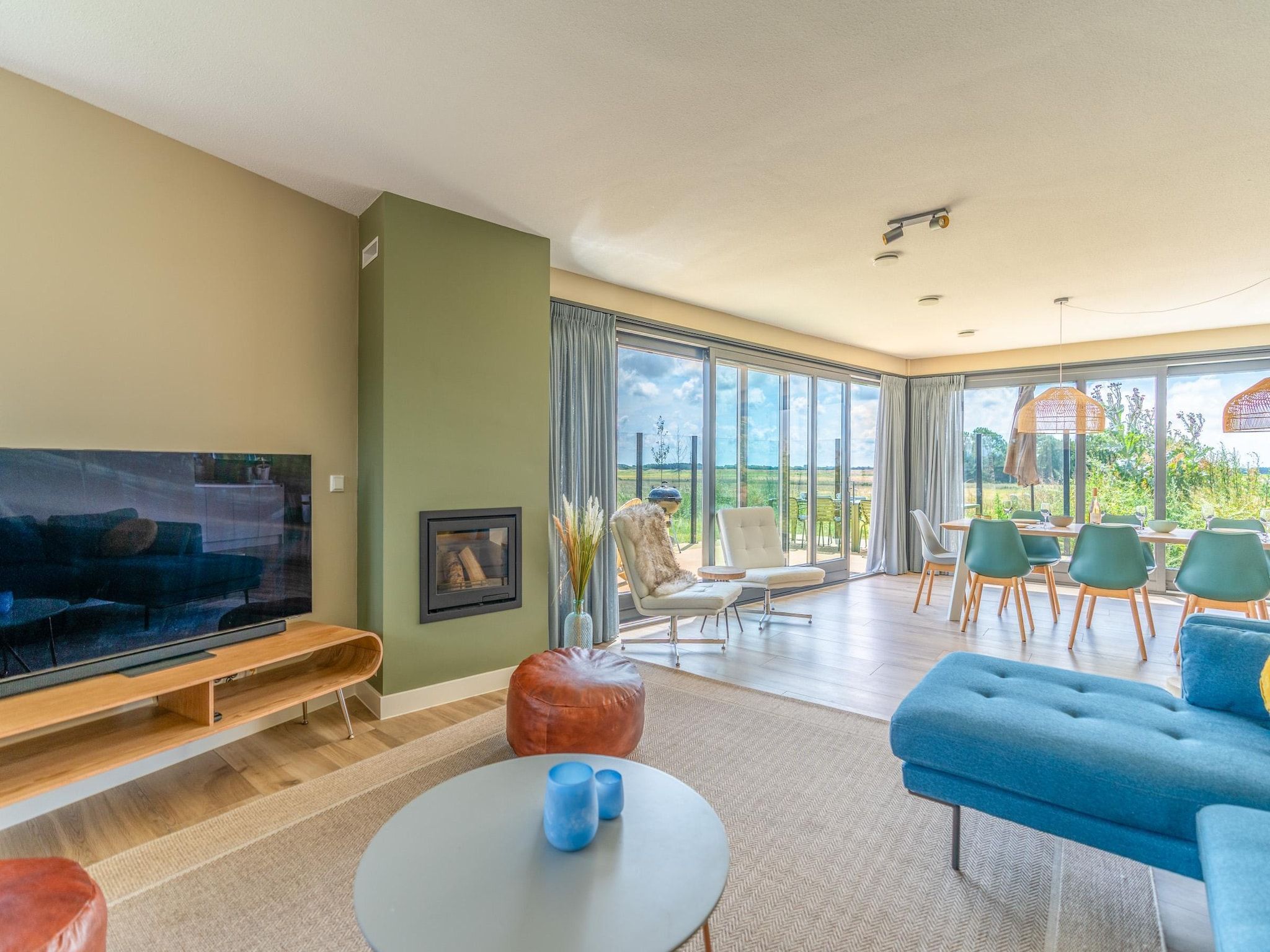 De woonkamer van Waalerburght 14 in De Waal