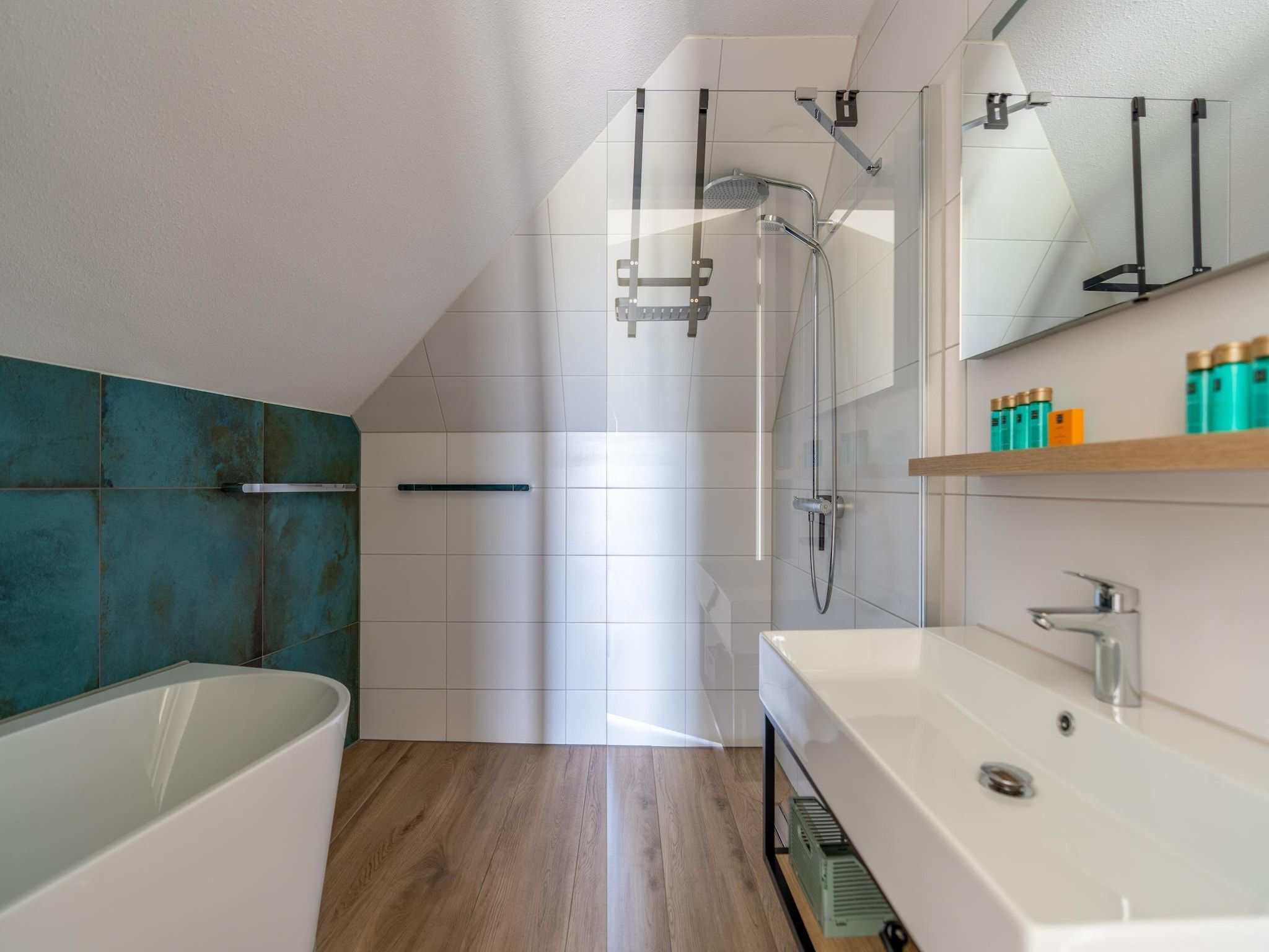 De badkamer van Waalerburght 14 in De Waal