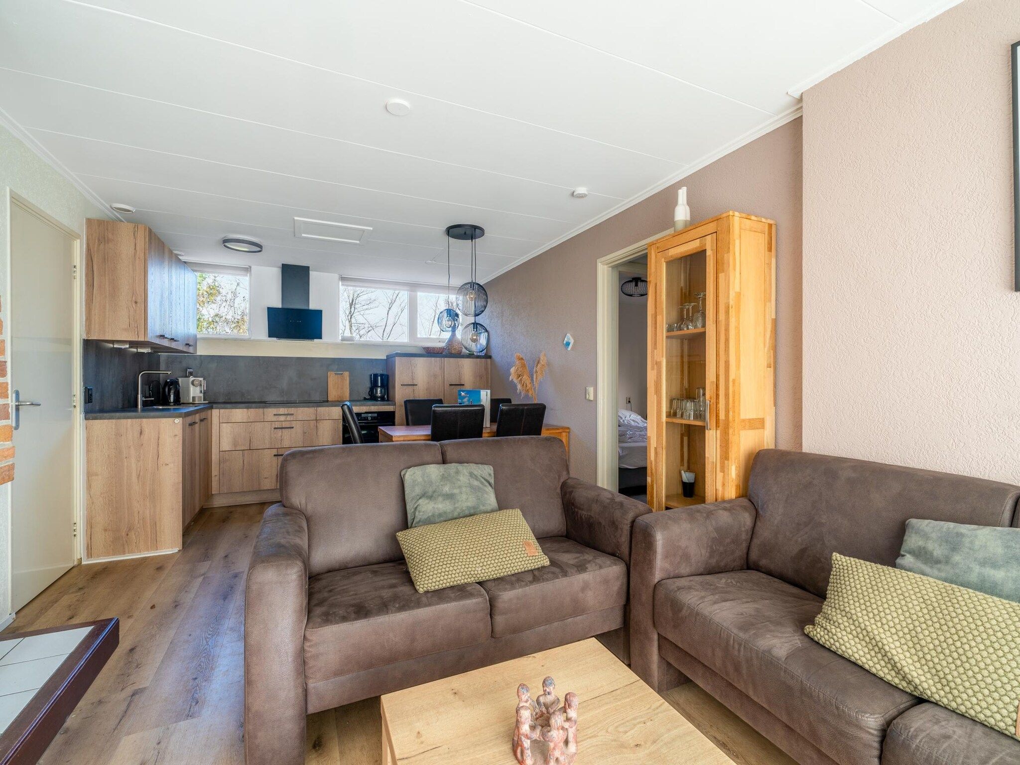 De woonkamer van De parel 164 in De Koog