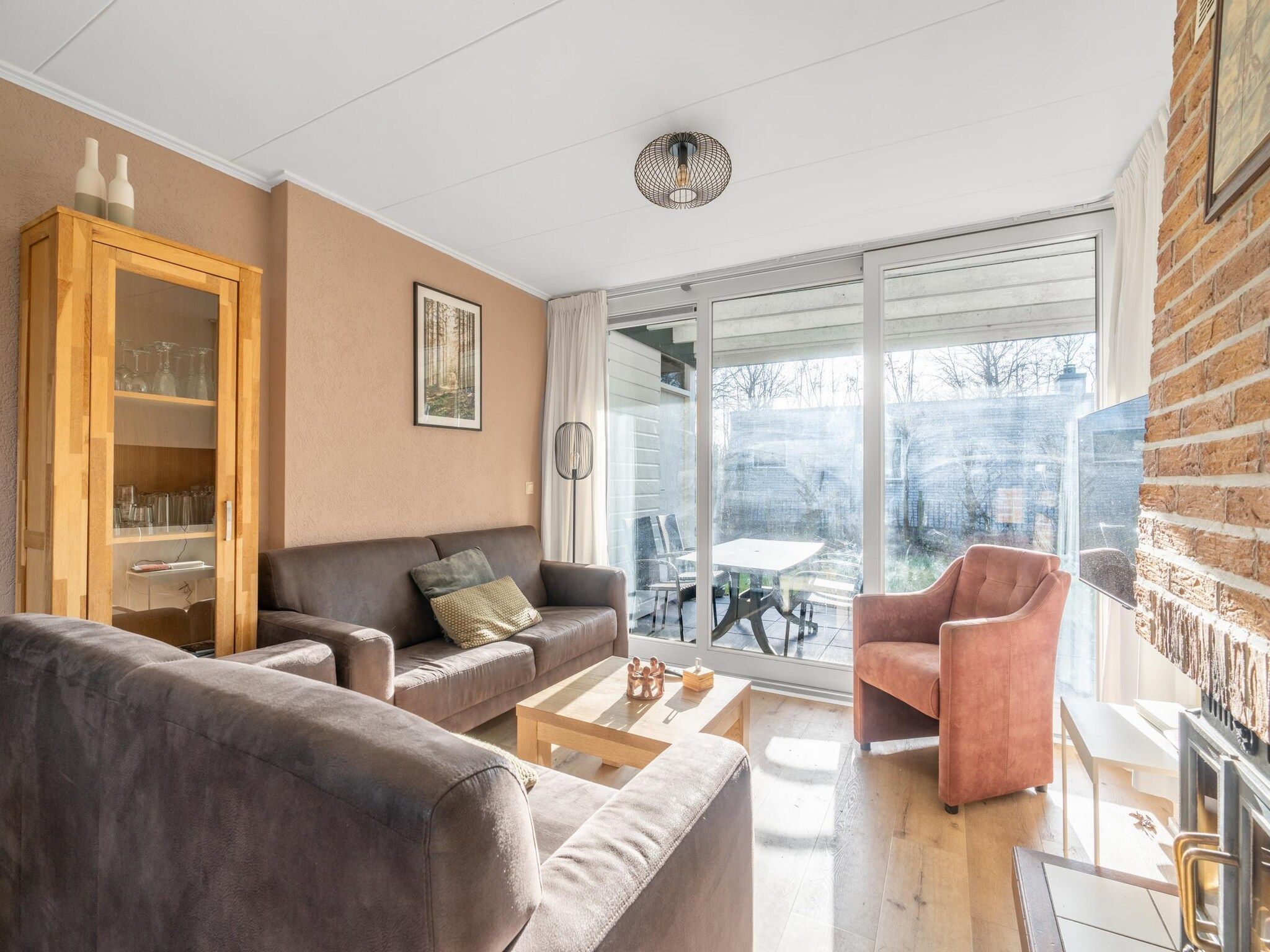 De woonkamer van De parel 164 in De Koog