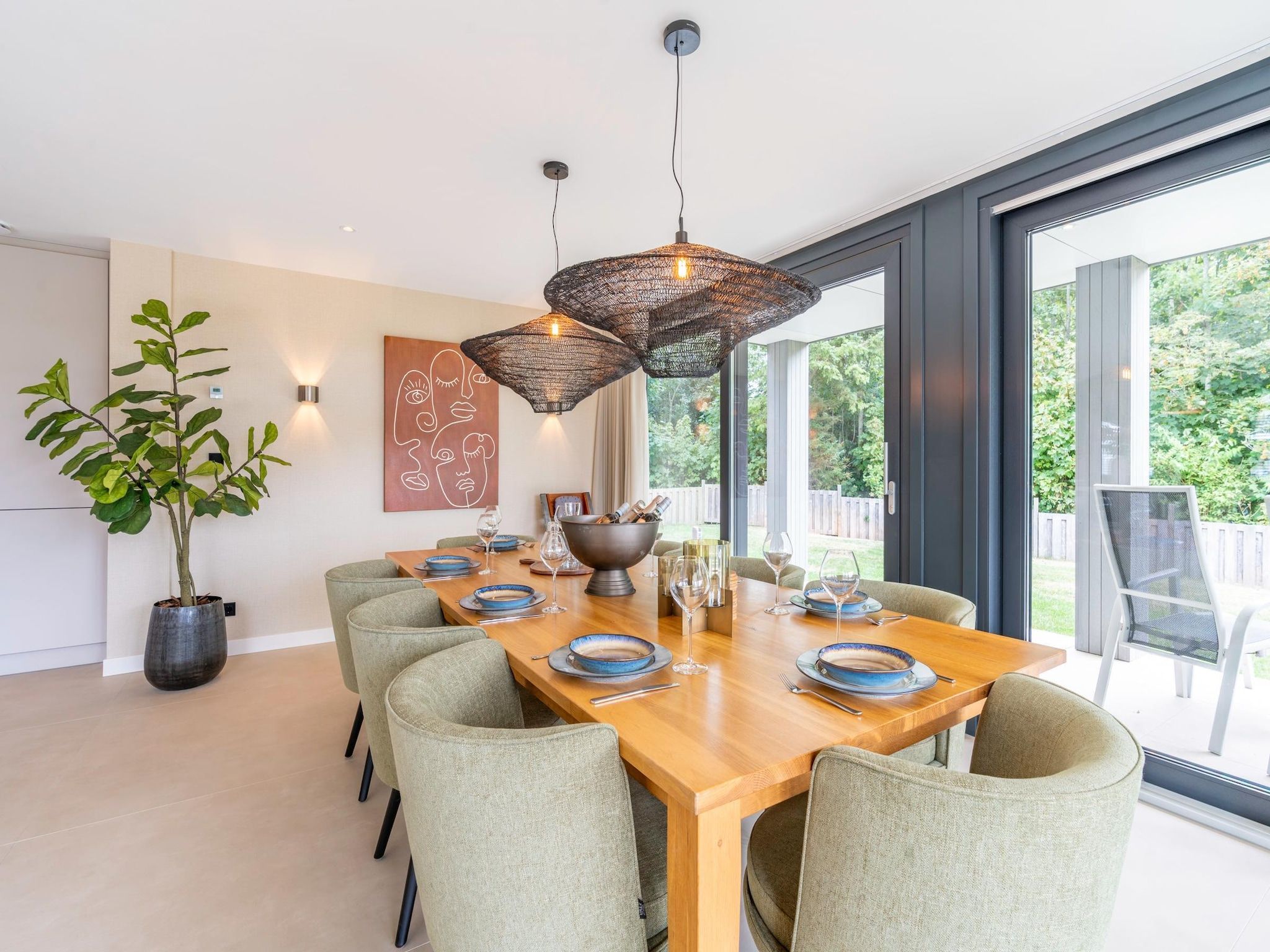 De eetkamer van Orchismient 39 in De Koog