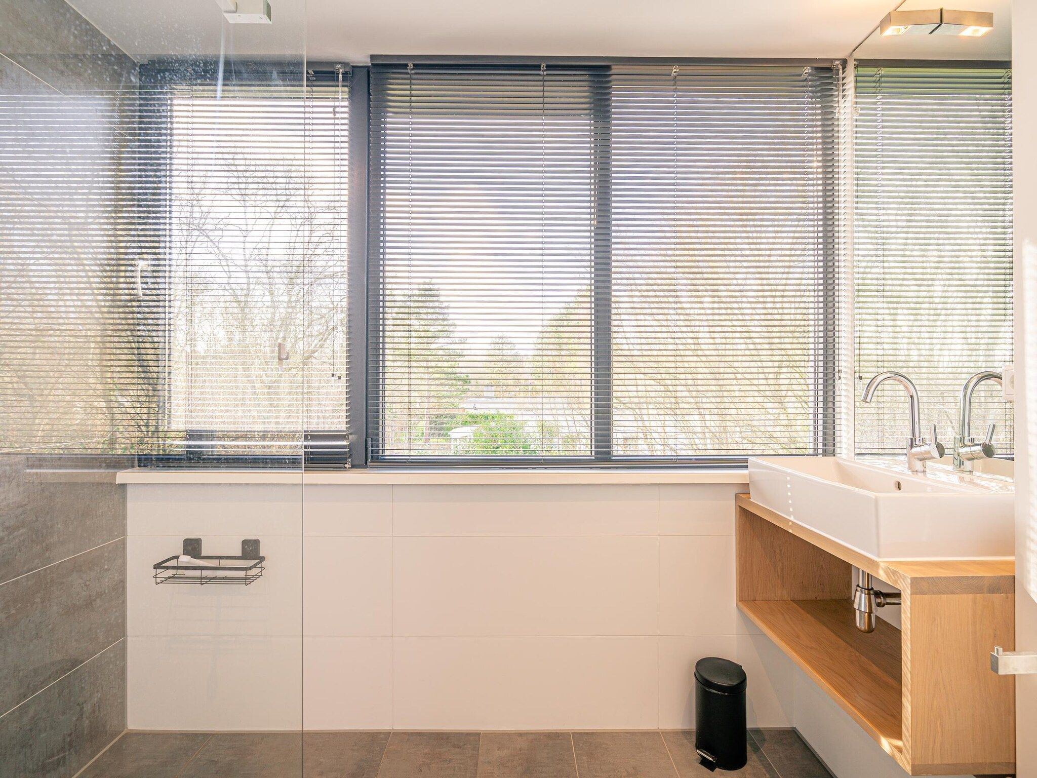 De badkamer van De Wadden Parel 184 in Den Burg