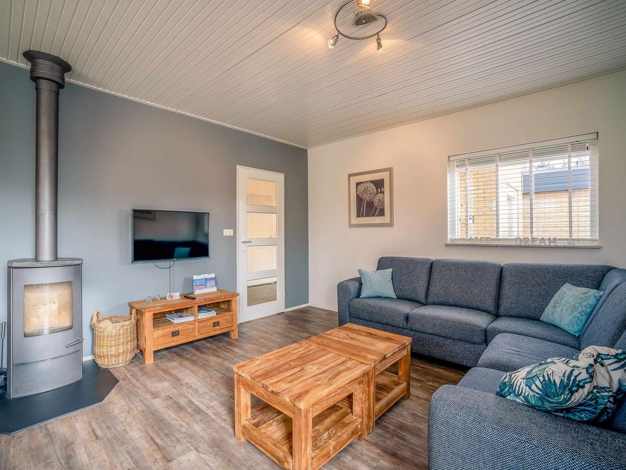 De woonkamer van Orchismient 2 in De Koog