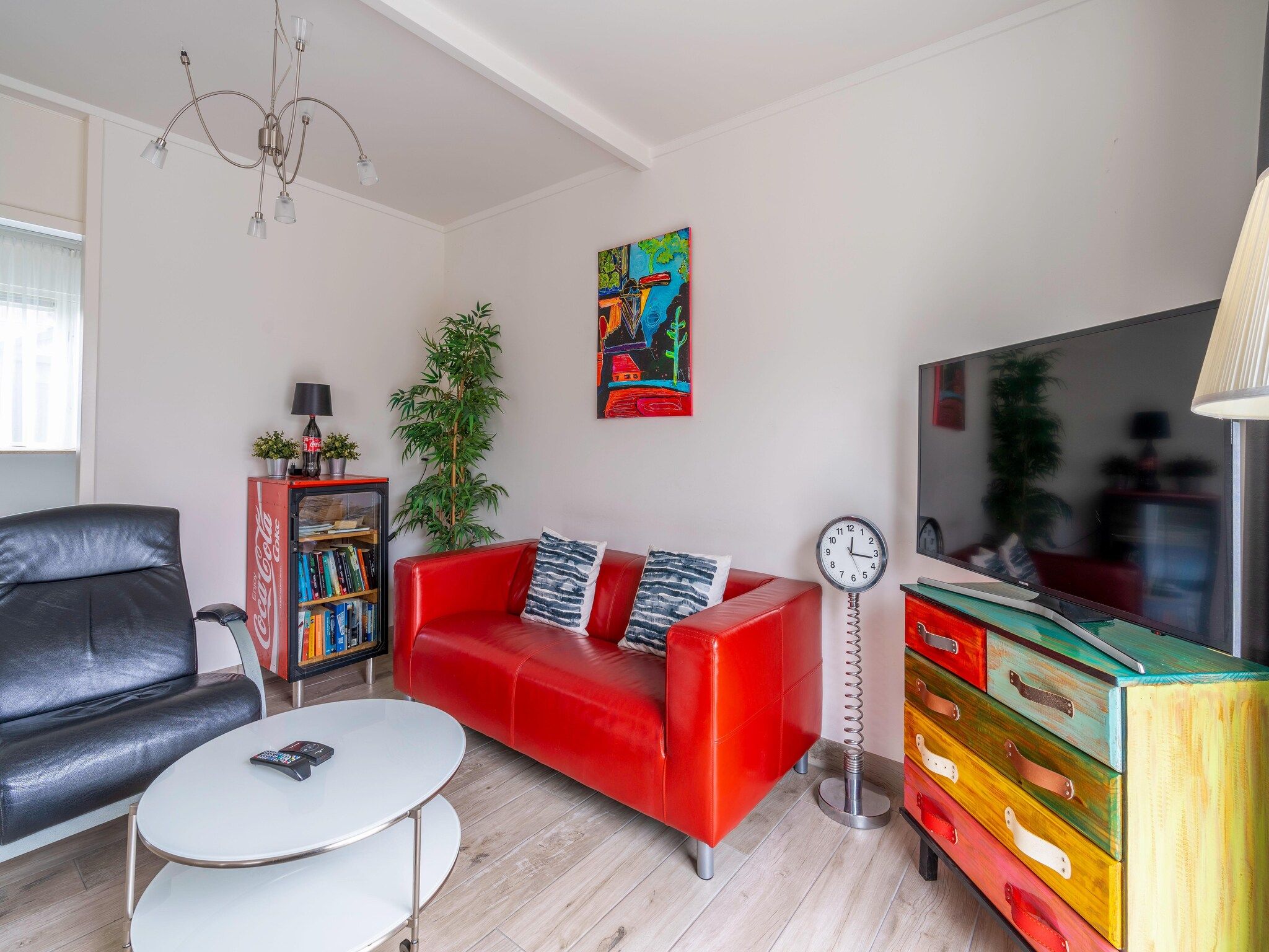 De woonkamer van Texelfan Californieweg 9A in De Koog