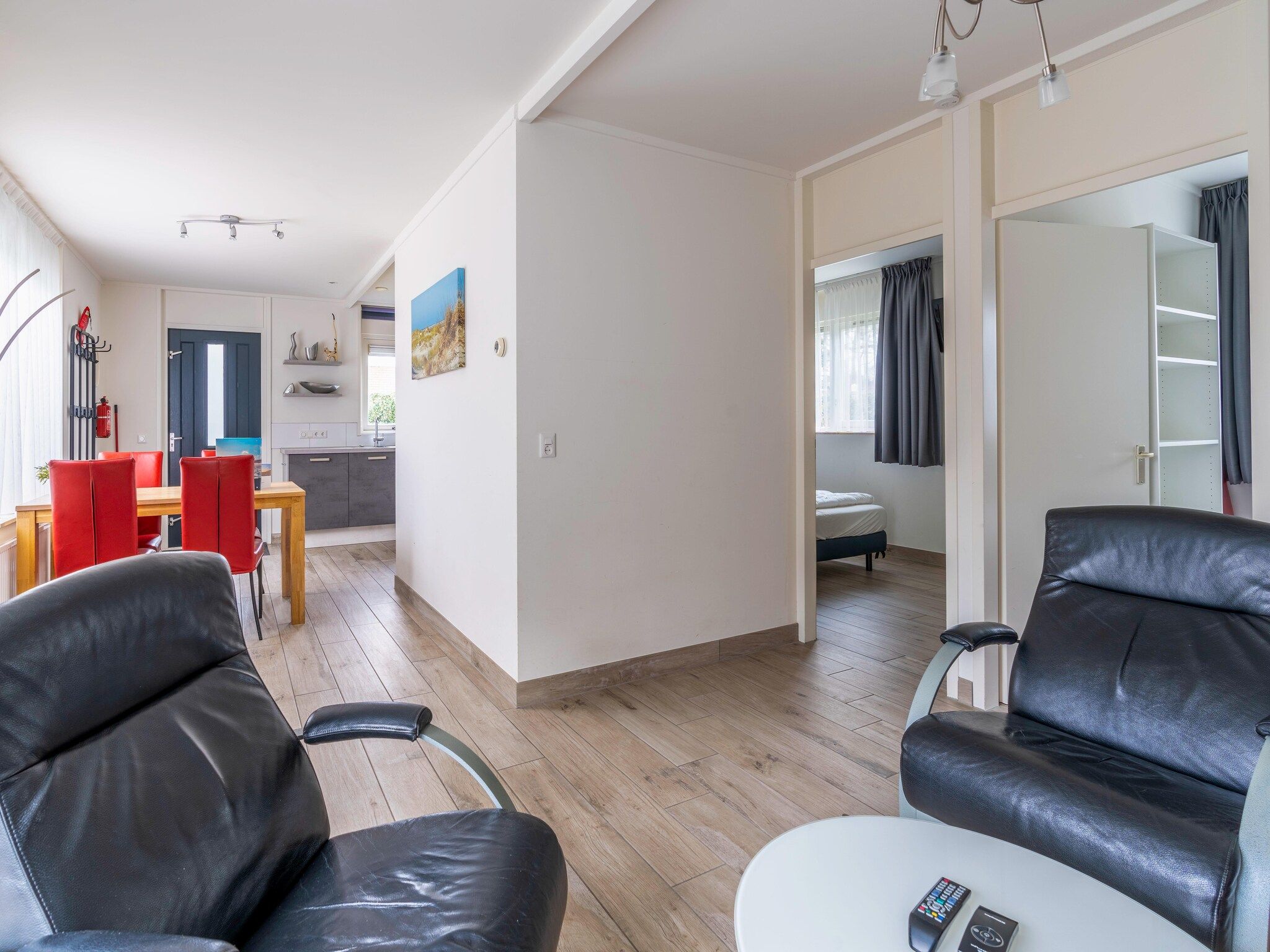 De woonkamer van Texelfan Californieweg 9A in De Koog