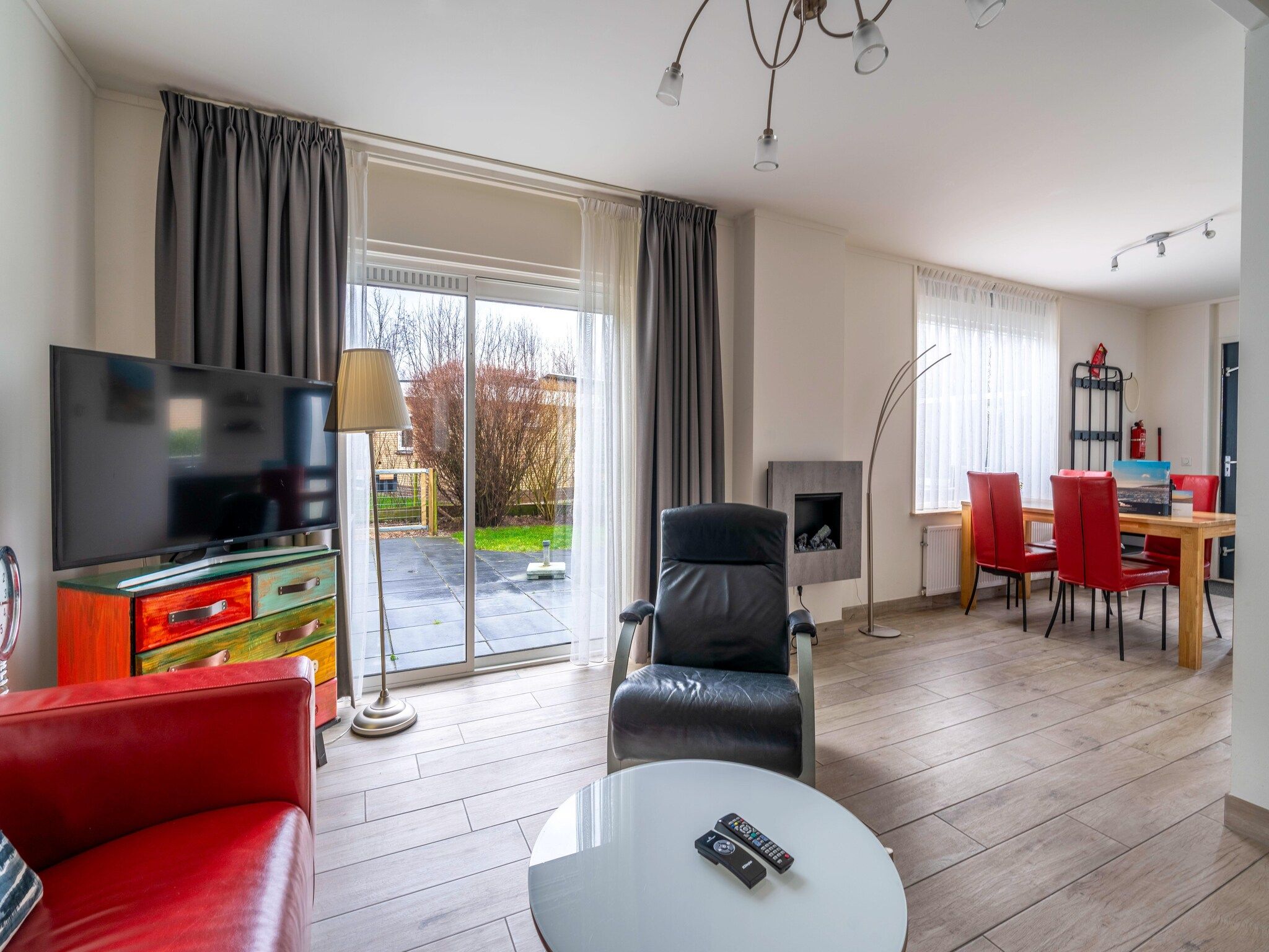 De woonkamer van Texelfan Californieweg 9A in De Koog