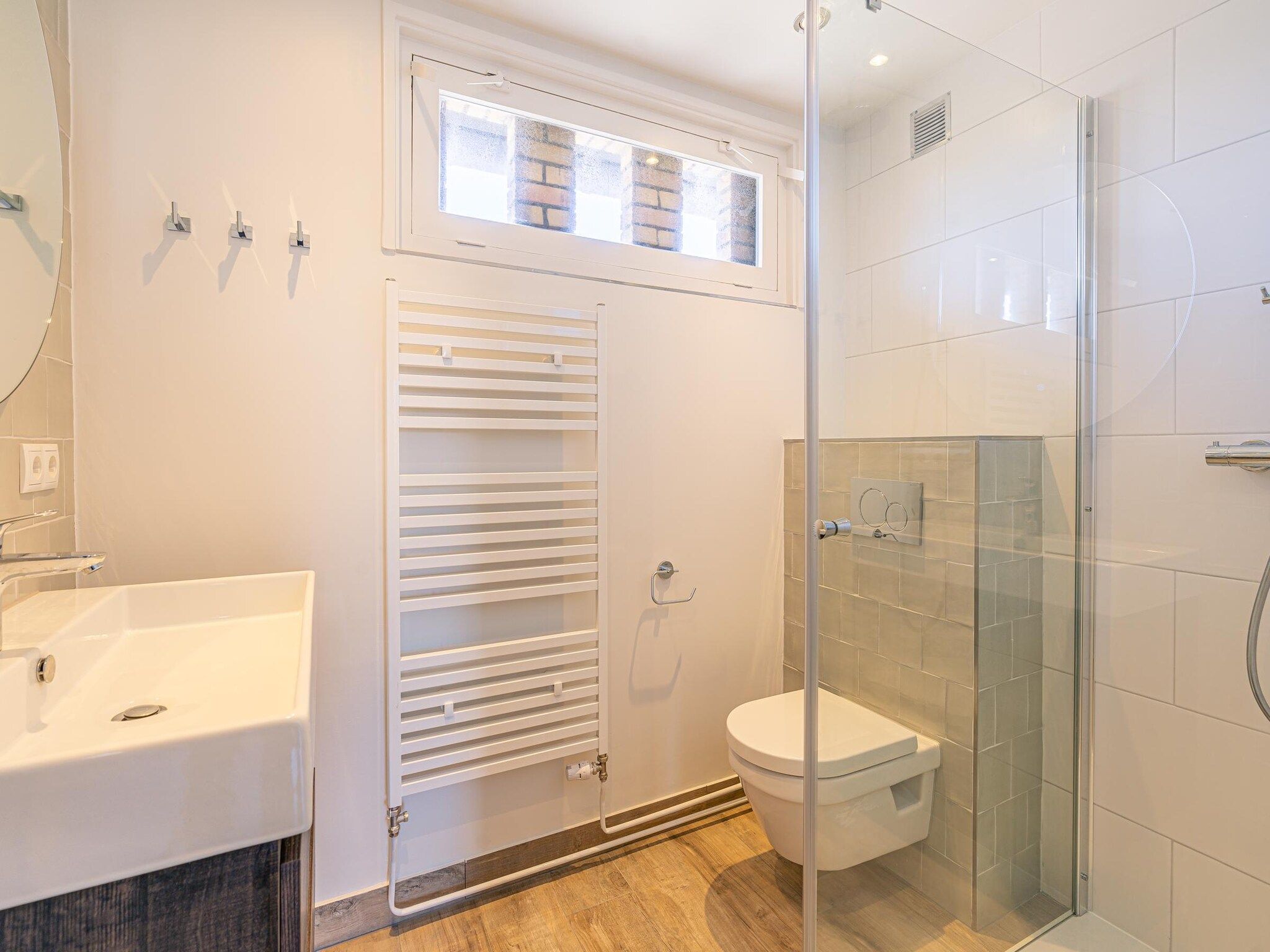 De badkamer van De Zandduyn 13A in De Koog