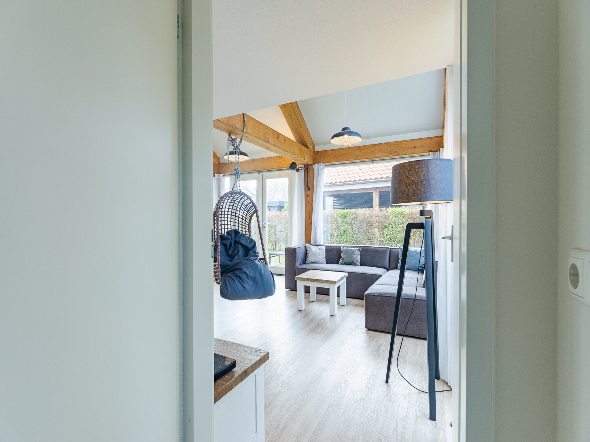 De woonkamer van Zonnedorp 1 Solskin Renesse | Beach Holiday in Modern Holiday Home in Renesse