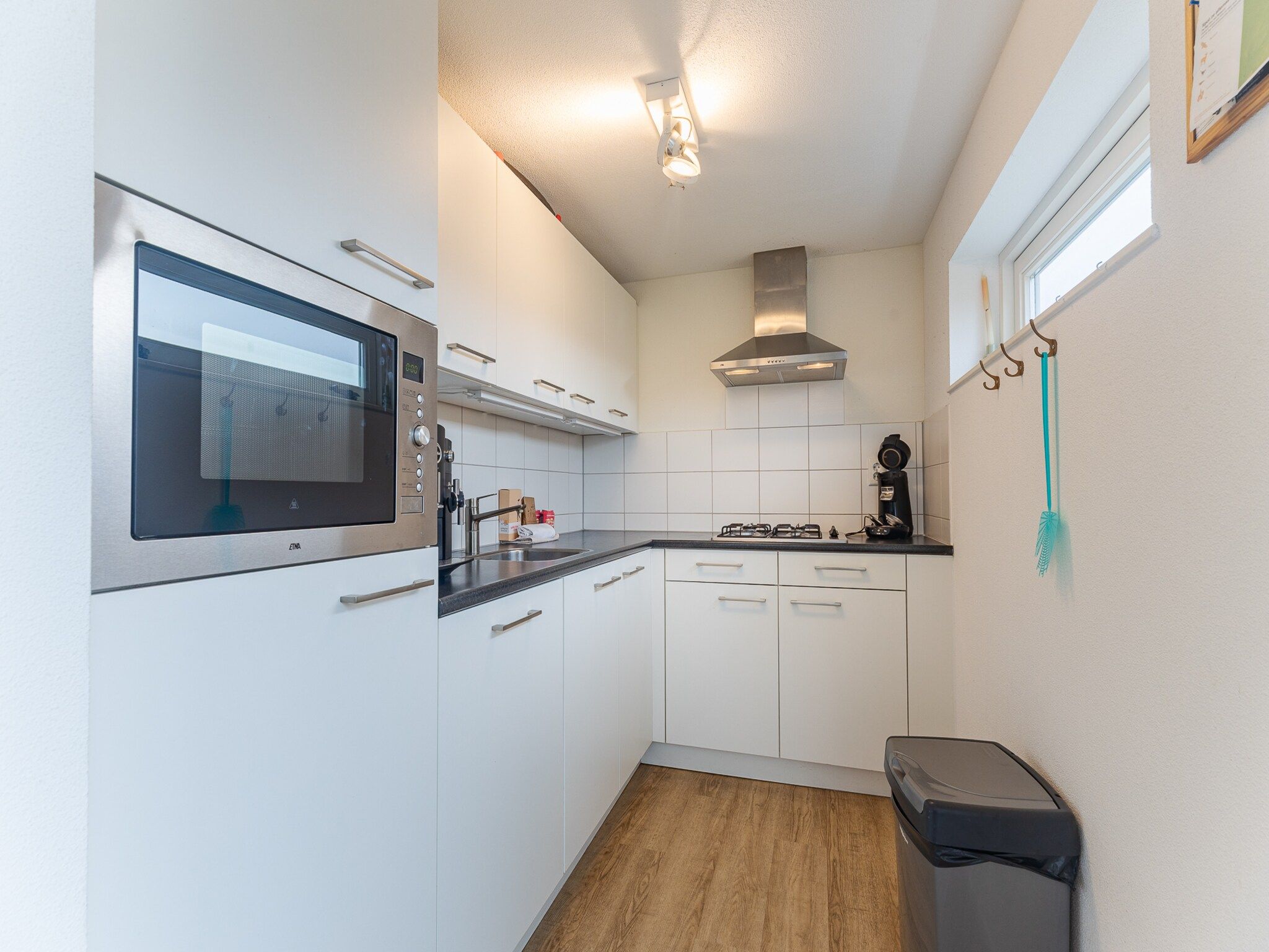 De keuken van Zonnedorp 1 Solskin Renesse | Beach Holiday in Modern Holiday Home in Renesse