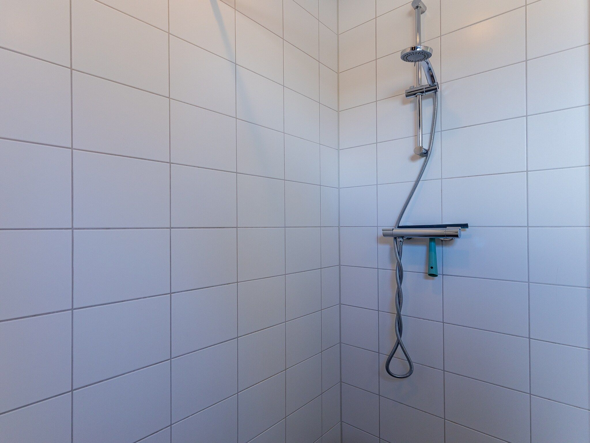 De badkamer van Zonnedorp 1 Solskin Renesse | Beach Holiday in Modern Holiday Home in Renesse