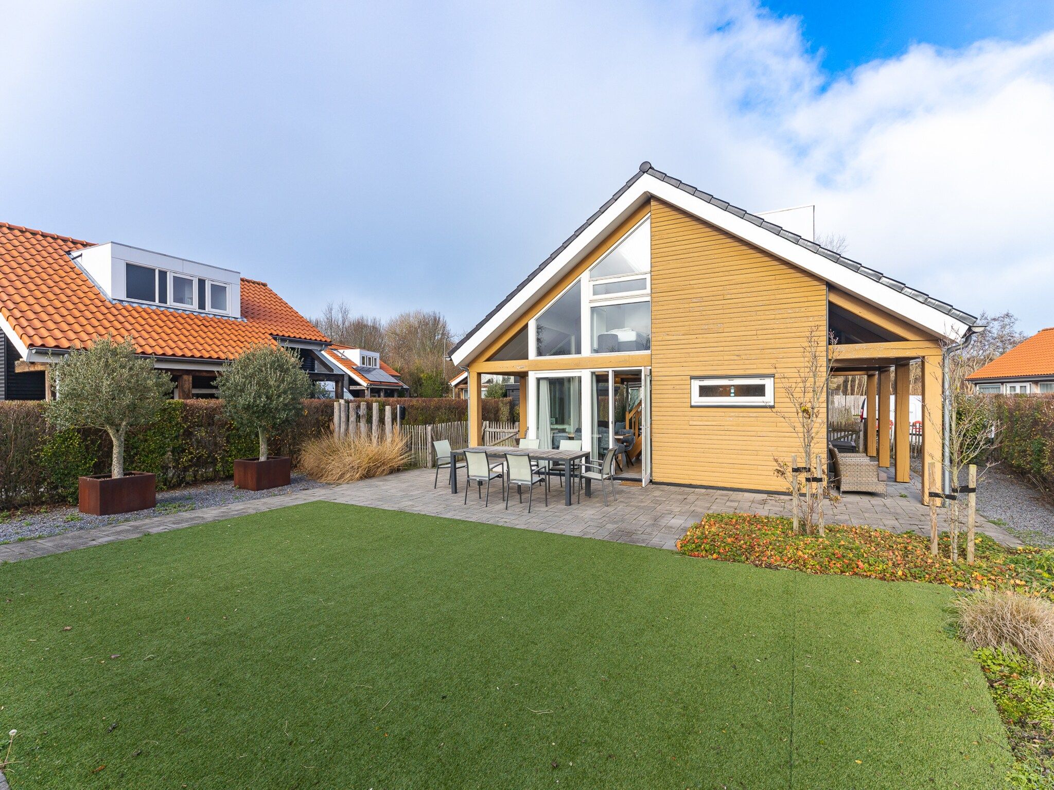 De buitenkant van Zonnedorp 7 De Meerpaal in Renesse | Comfortable holiday house close to the beach in Renesse