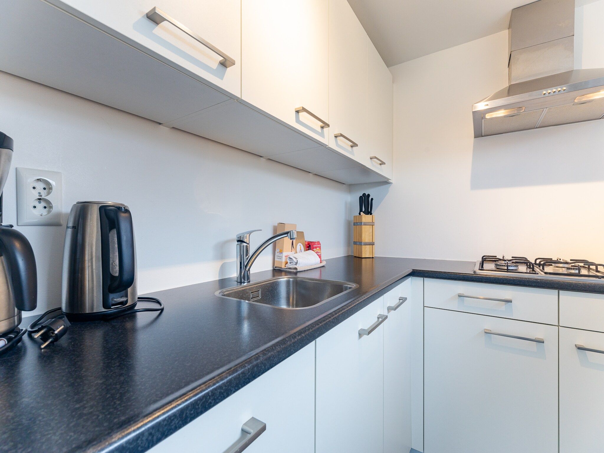 De keuken van Zonnedorp 19 Modern holiday home Renesse | Beach within walking distance in Renesse