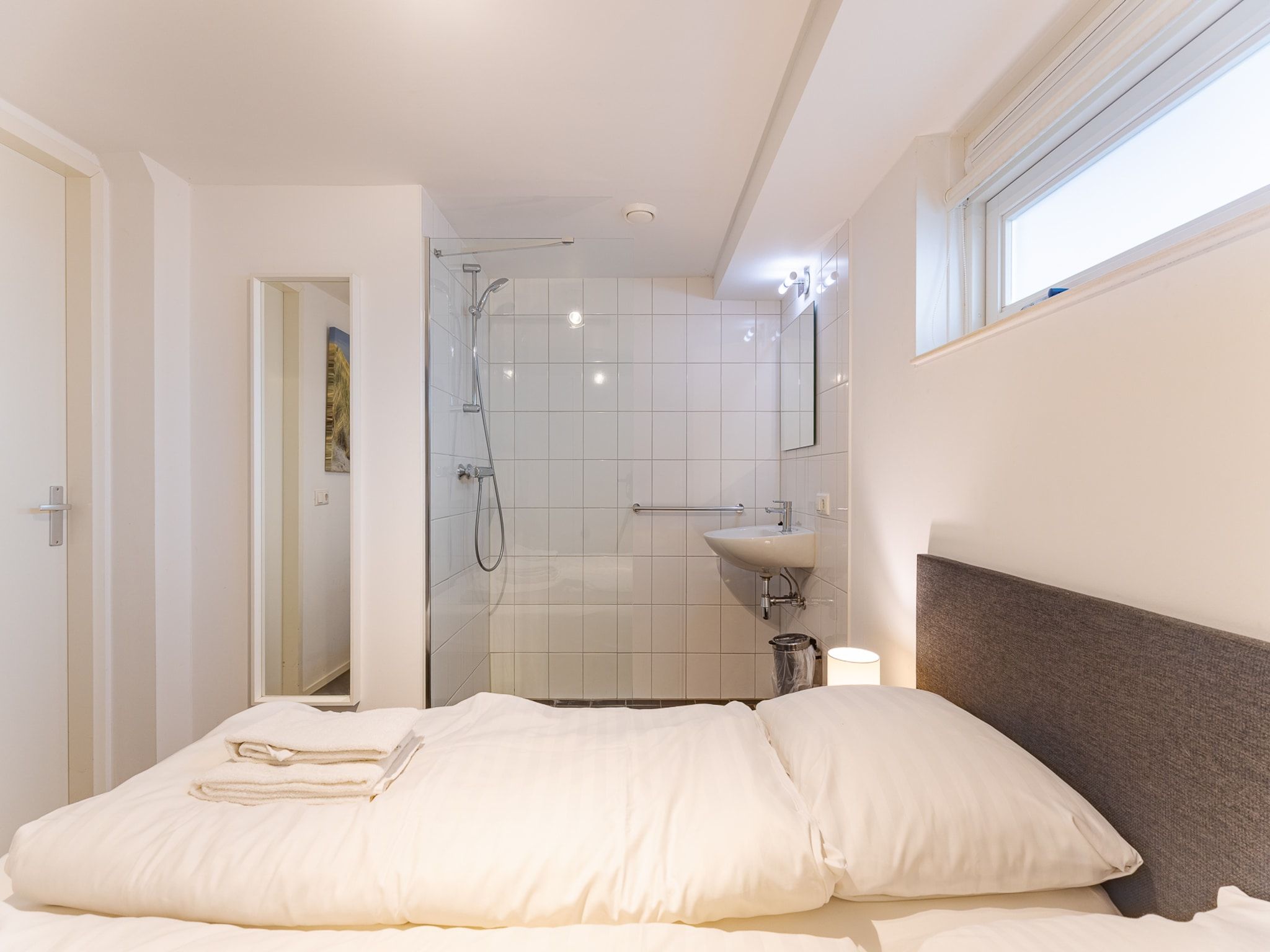 Een slaapkamer van Zonnedorp 19 Modern holiday home Renesse | Beach within walking distance in Renesse