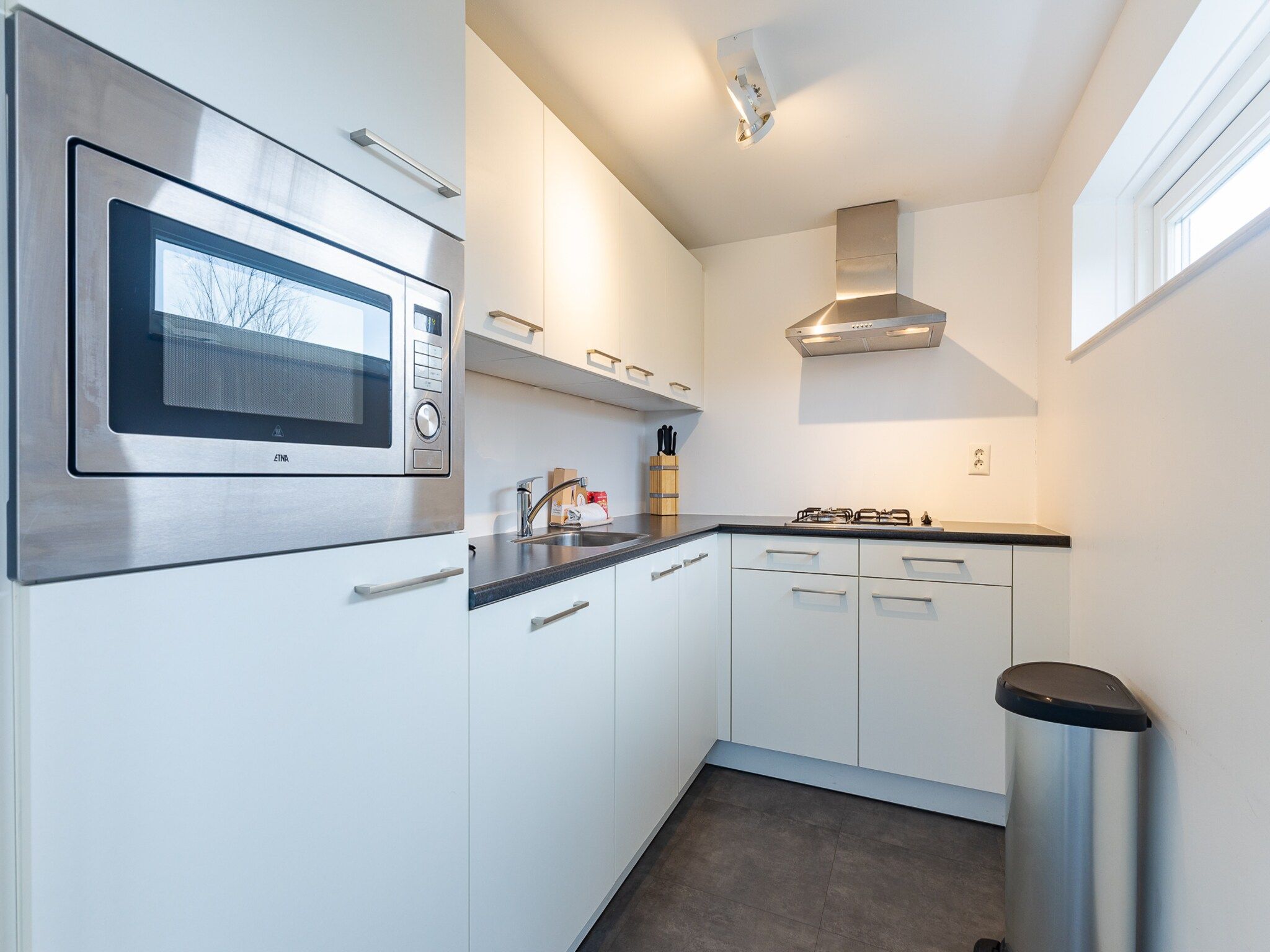 De keuken van Zonnedorp 19 Modern holiday home Renesse | Beach within walking distance in Renesse