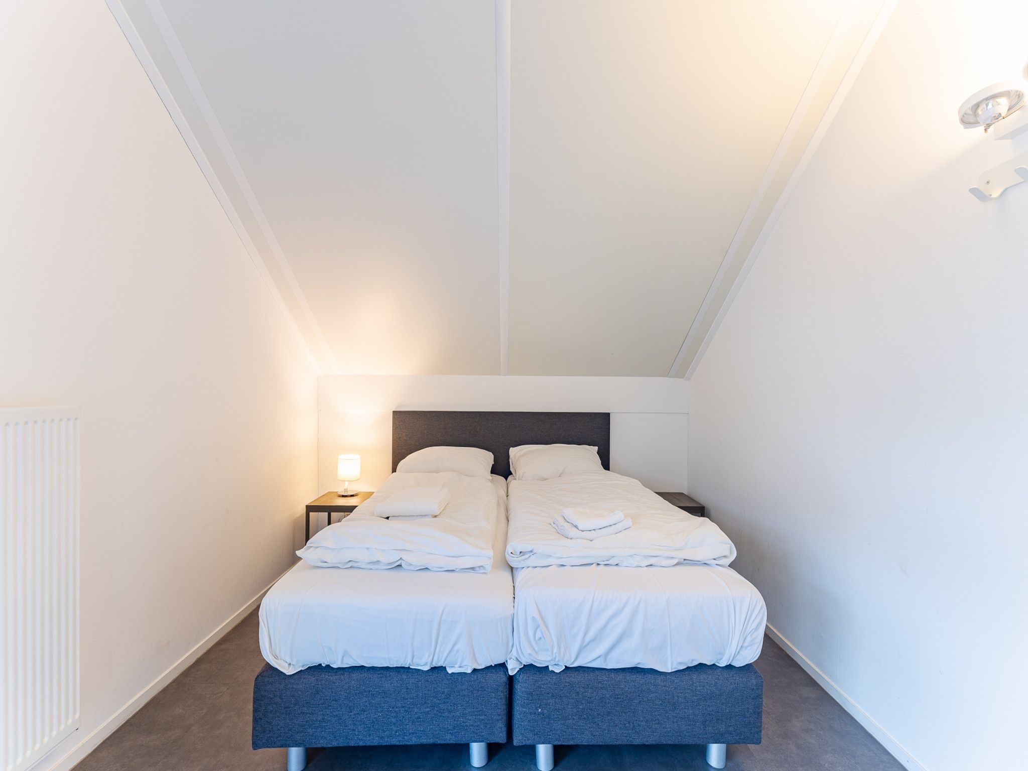 Een slaapkamer van Zonnedorp 19 Modern holiday home Renesse | Beach within walking distance in Renesse